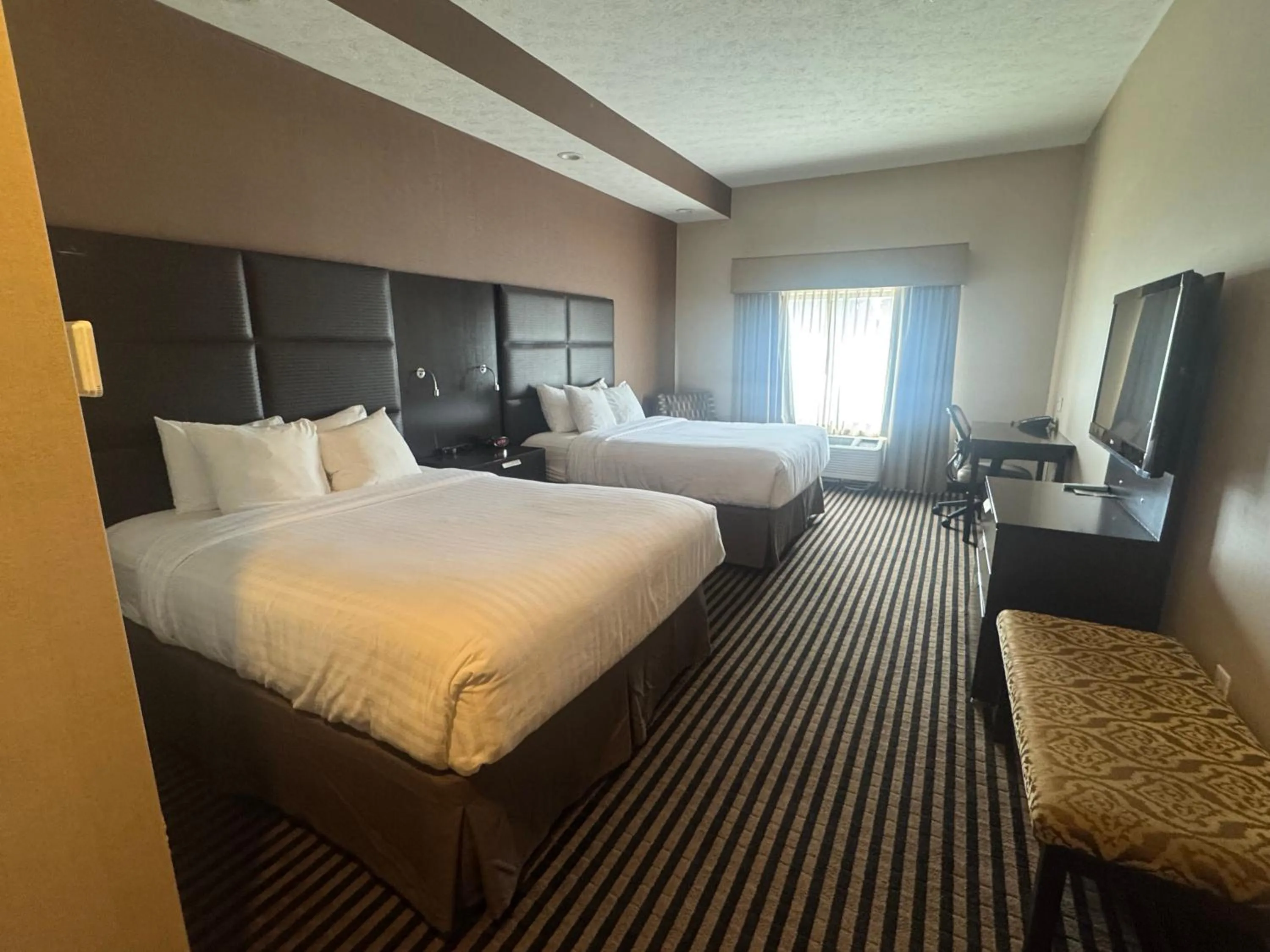 Bedroom, Bed in Sonesta Essential Indianapolis Airport