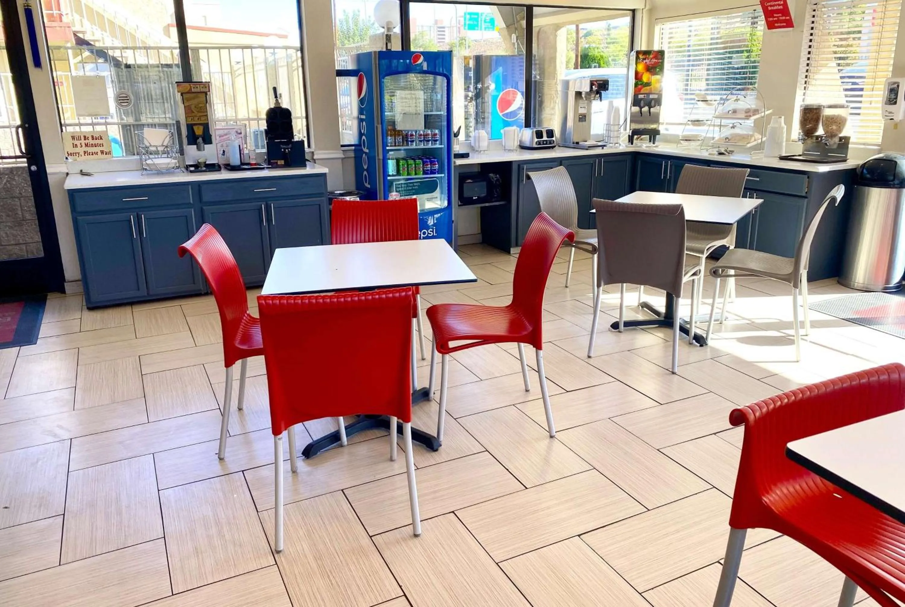 Breakfast in Super 8 by Wyndham Albuquerque Downtown