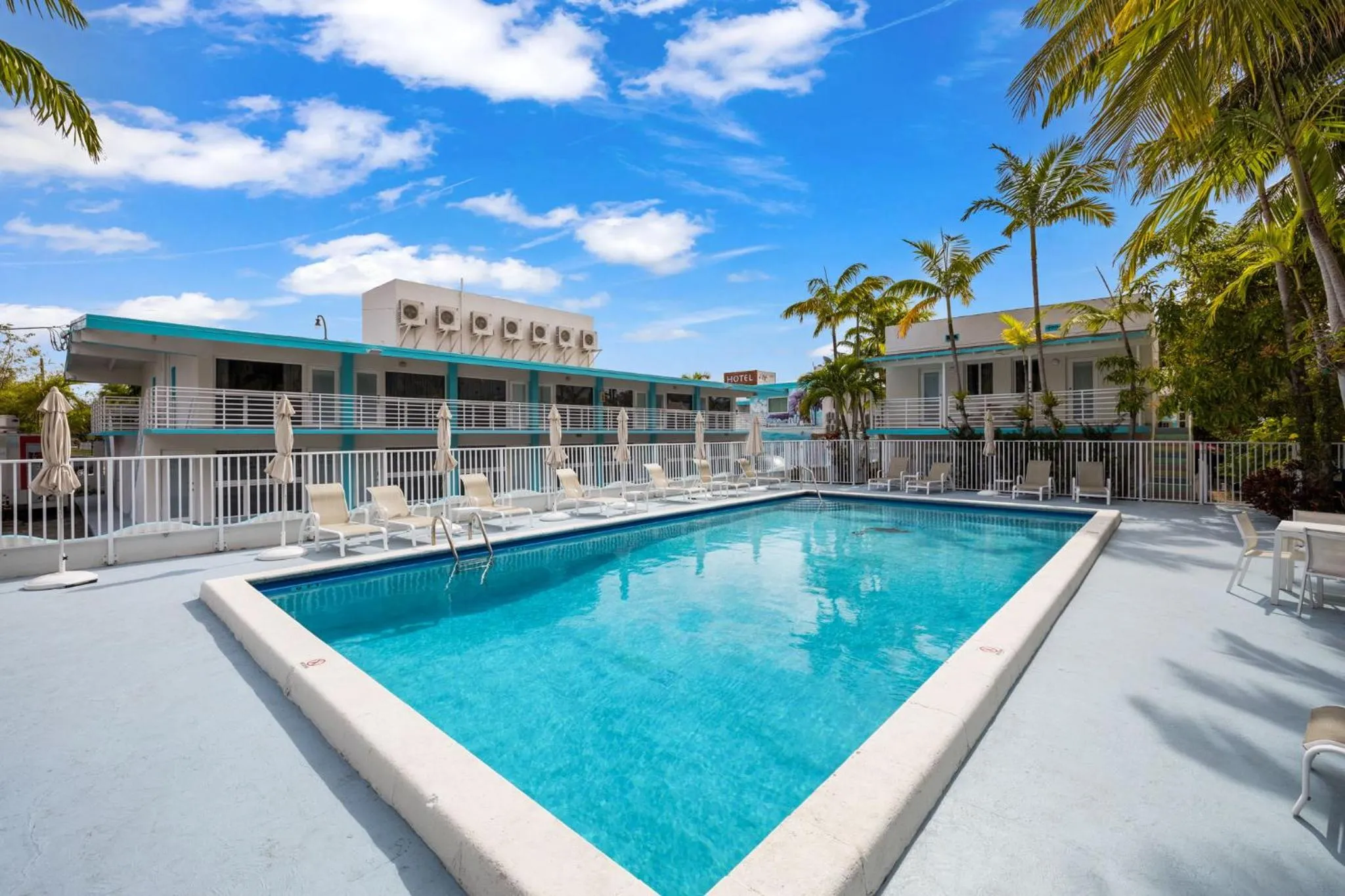 Pool view in The New Yorker Hotel Miami