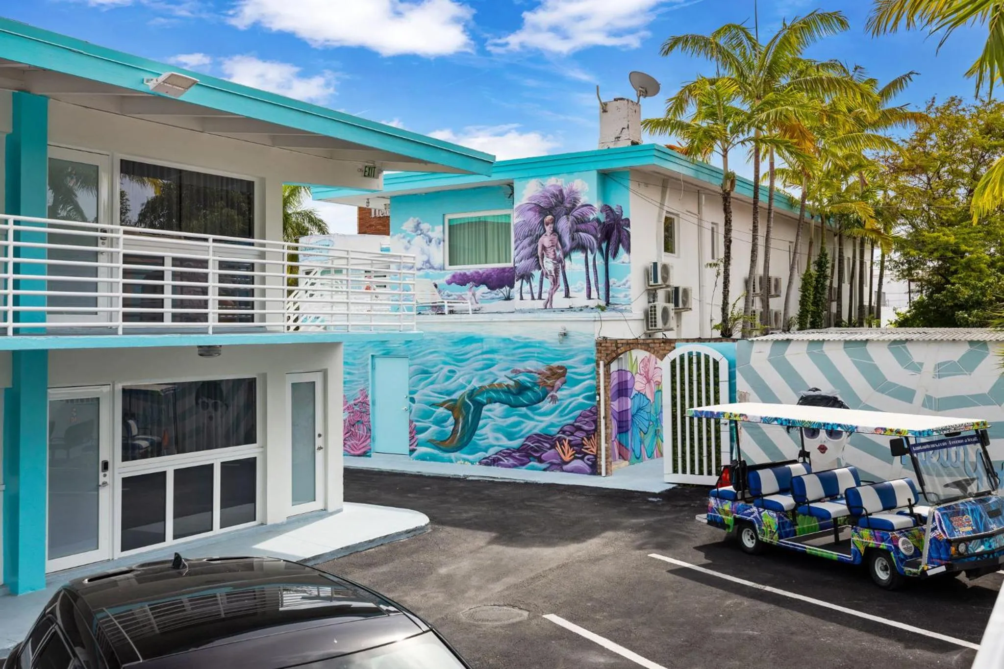 Property building in The New Yorker Hotel Miami