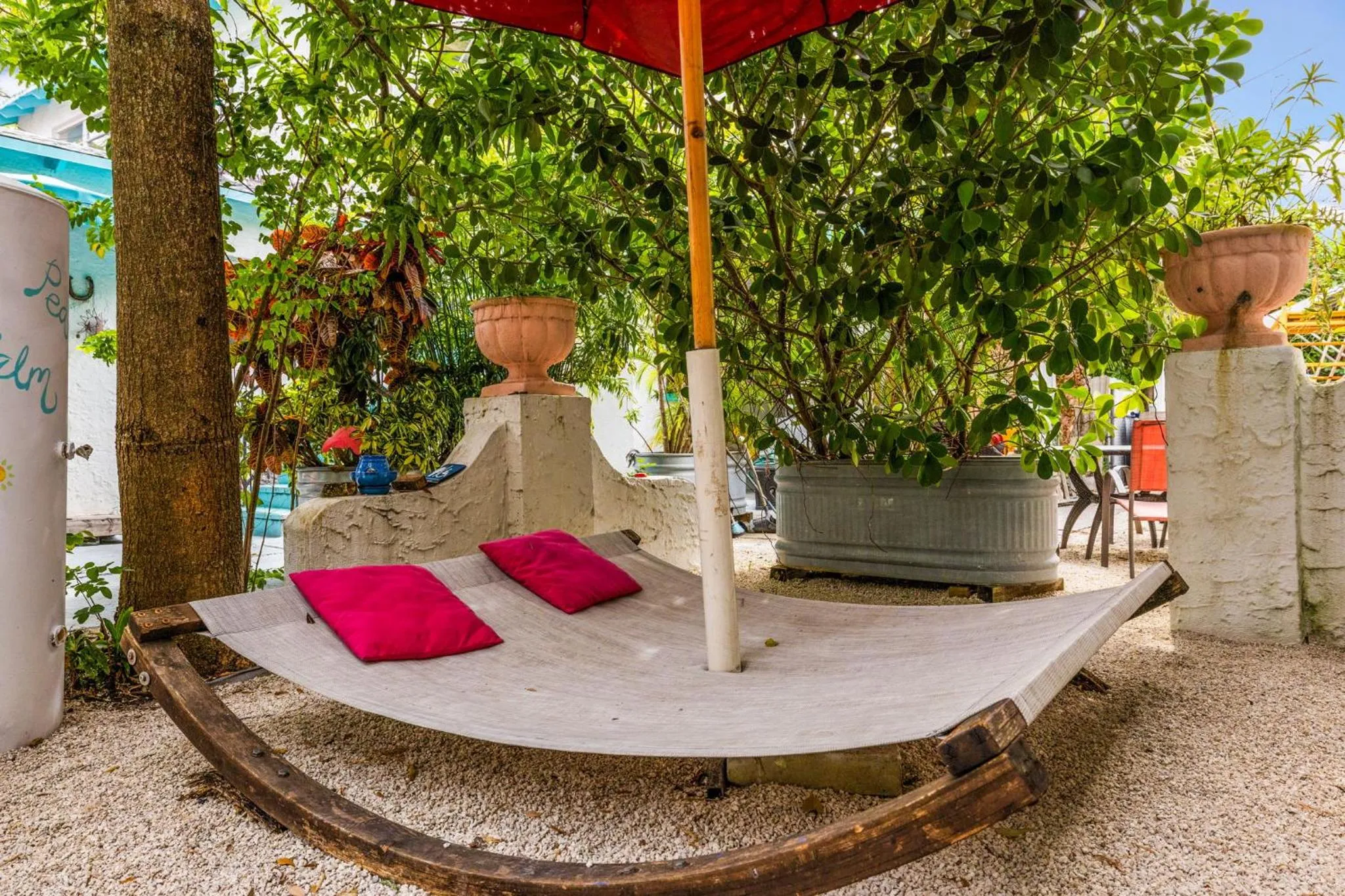 Garden in The New Yorker Hotel Miami