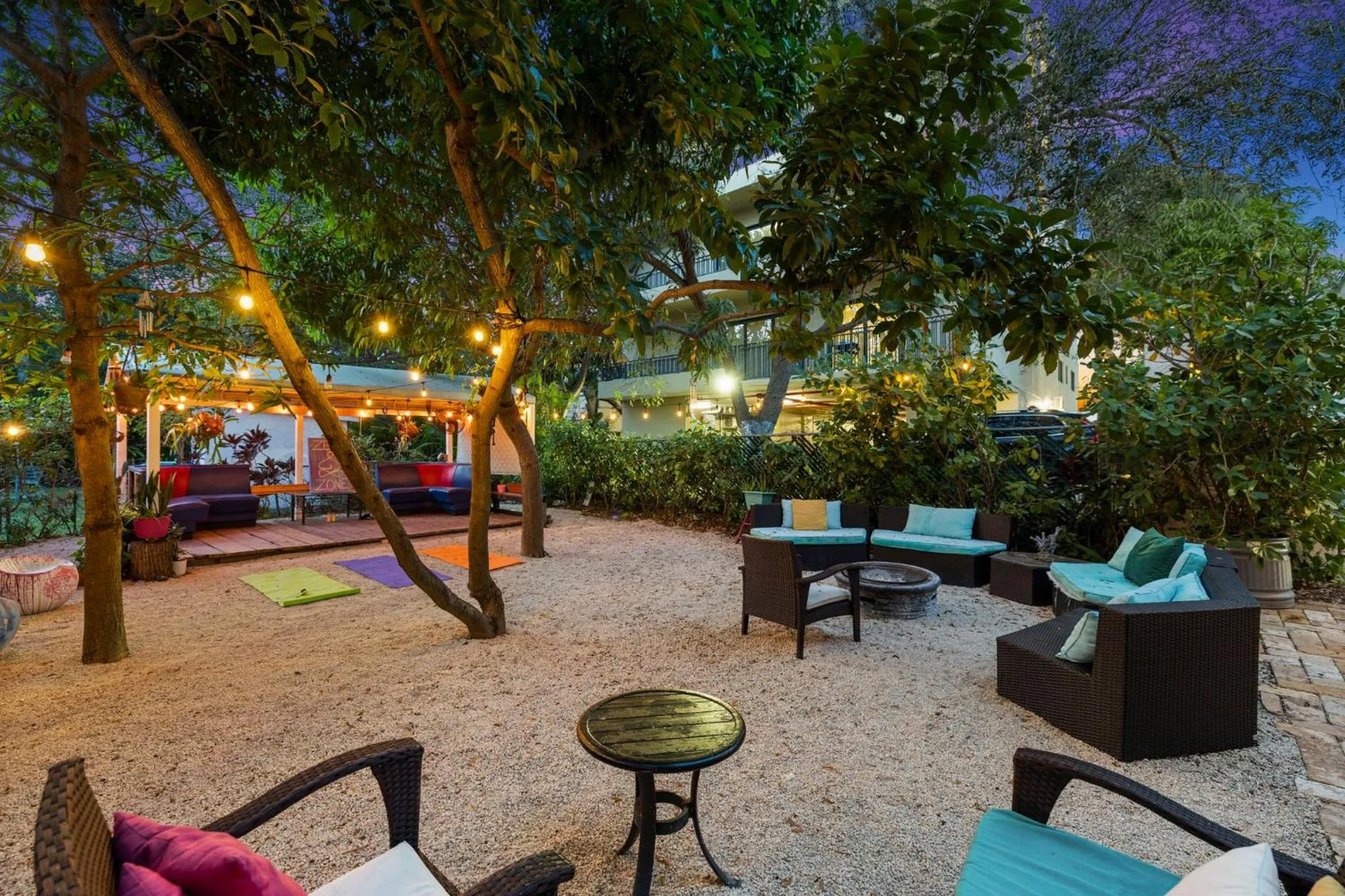 Patio in The New Yorker Hotel Miami