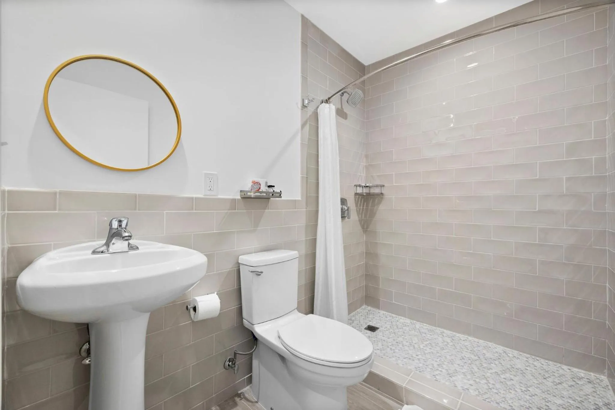 Shower in The New Yorker Hotel Miami