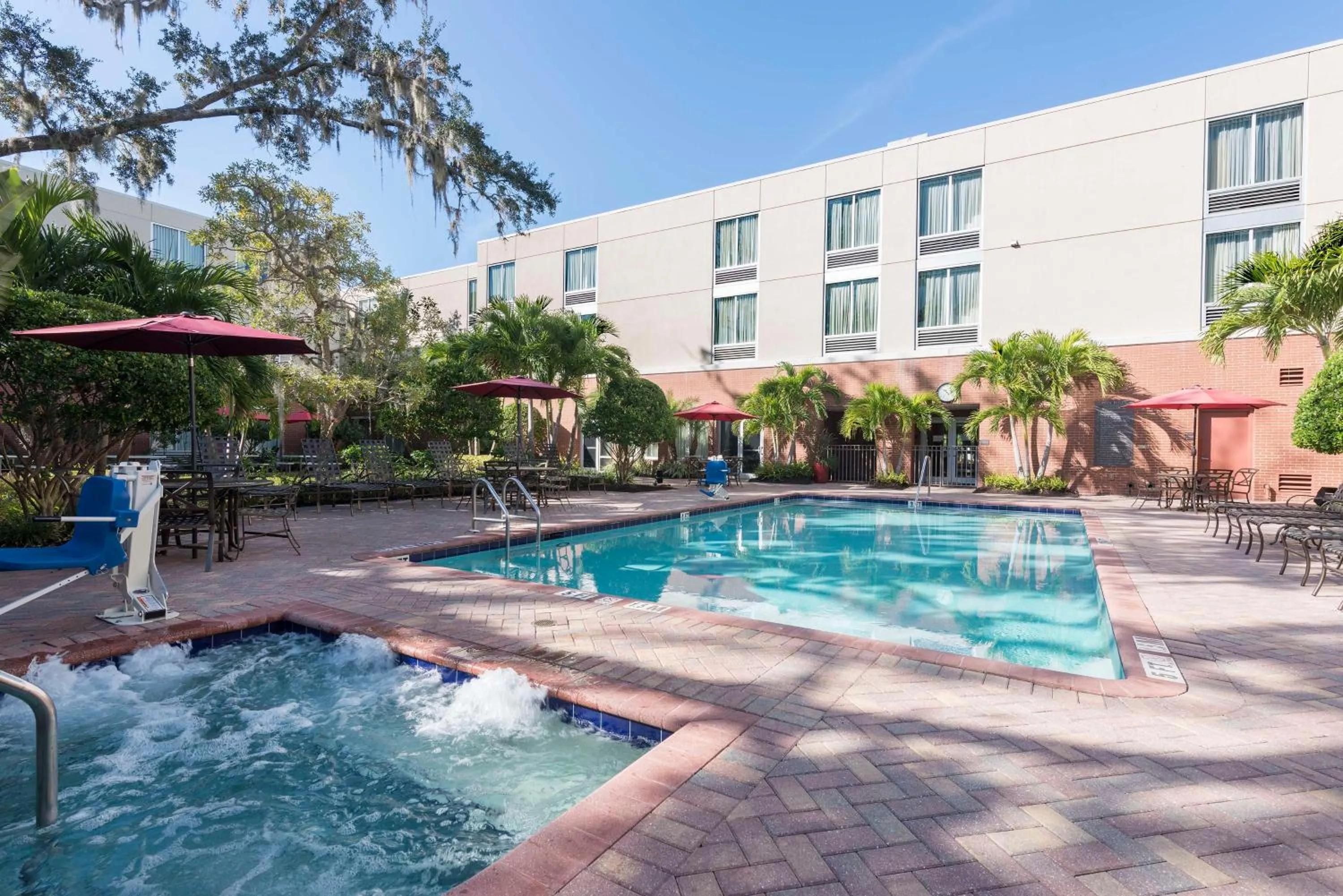 Swimming pool in Hyatt Place Sarasota/Bradenton