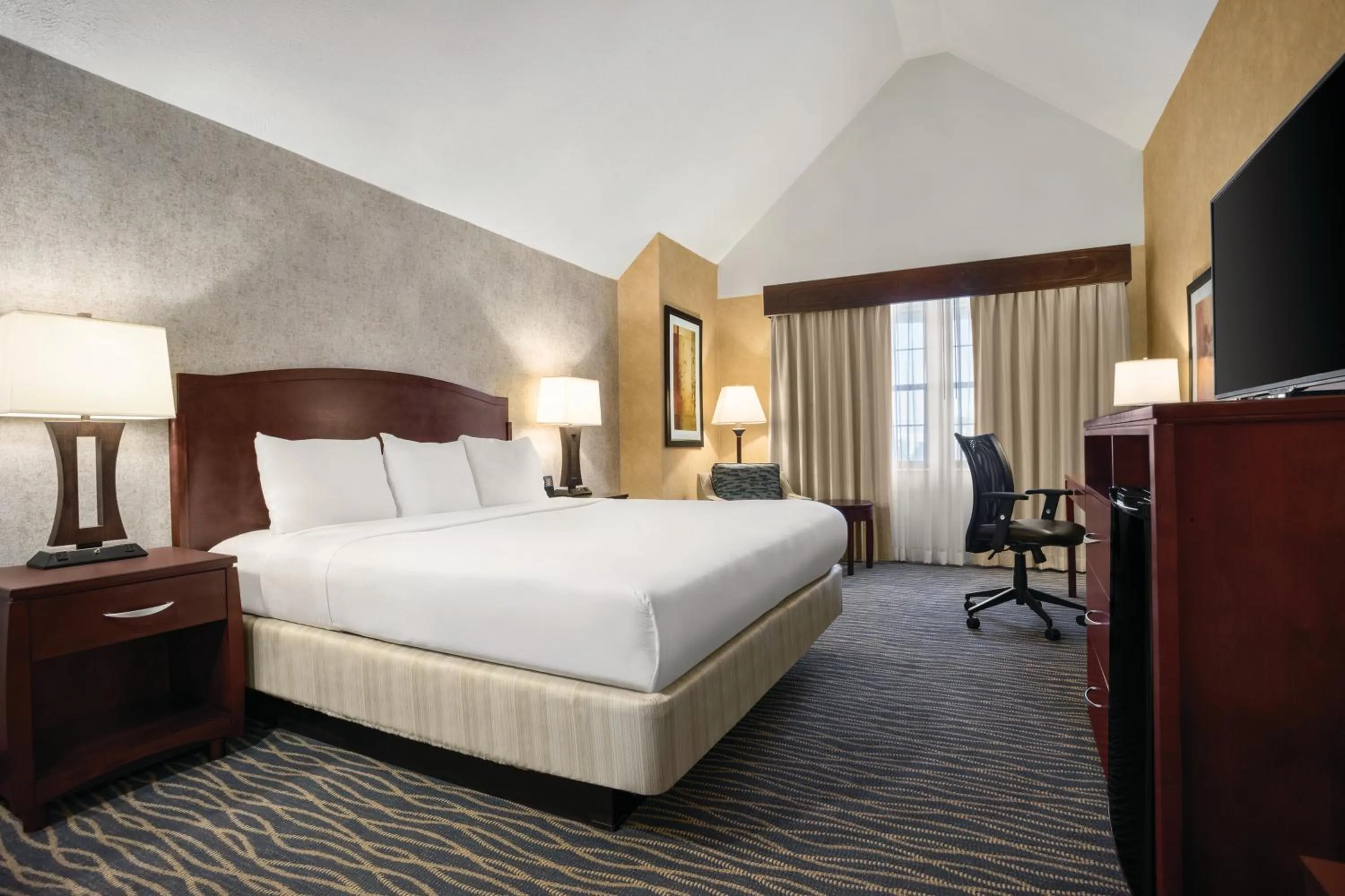 Bed in Radisson Hotel Salt Lake City Airport