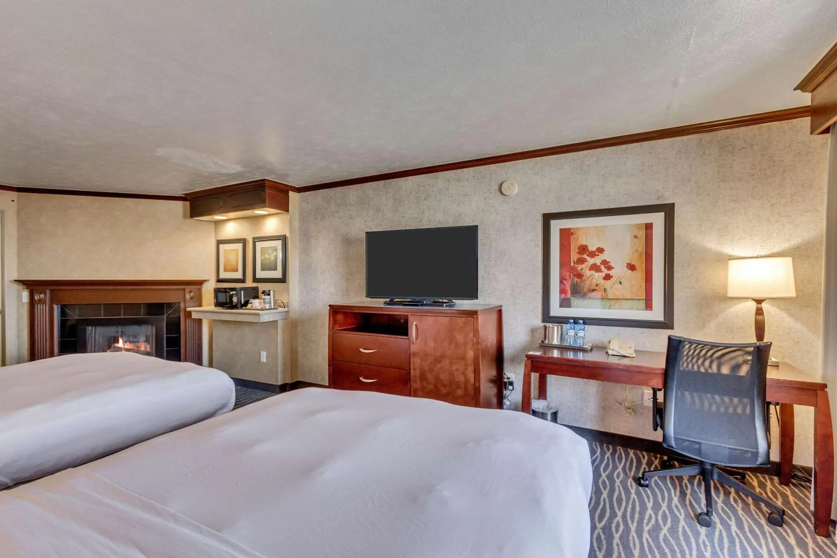 Bedroom, Bed in Radisson Hotel Salt Lake City Airport