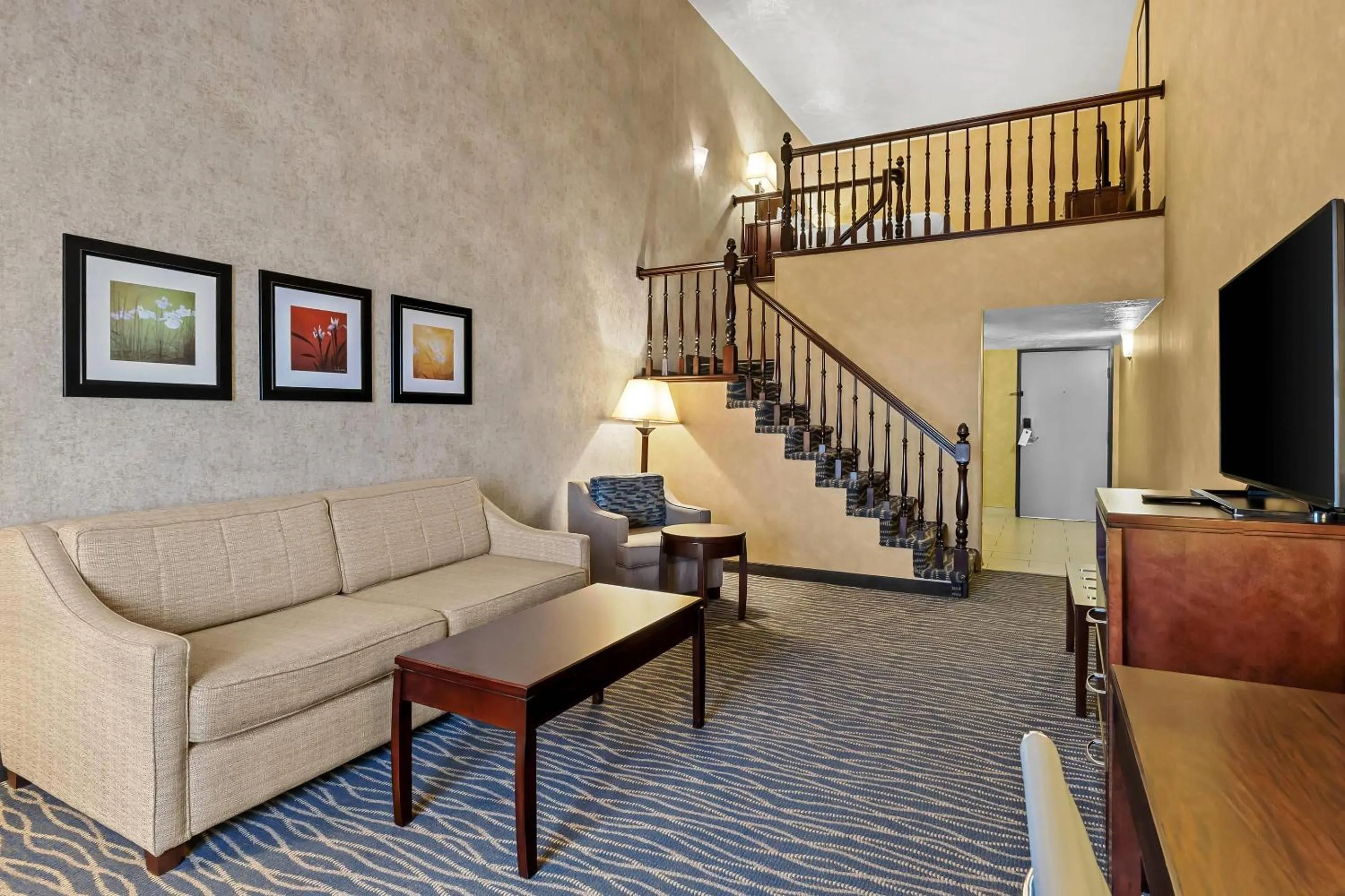 Bedroom in Radisson Hotel Salt Lake City Airport