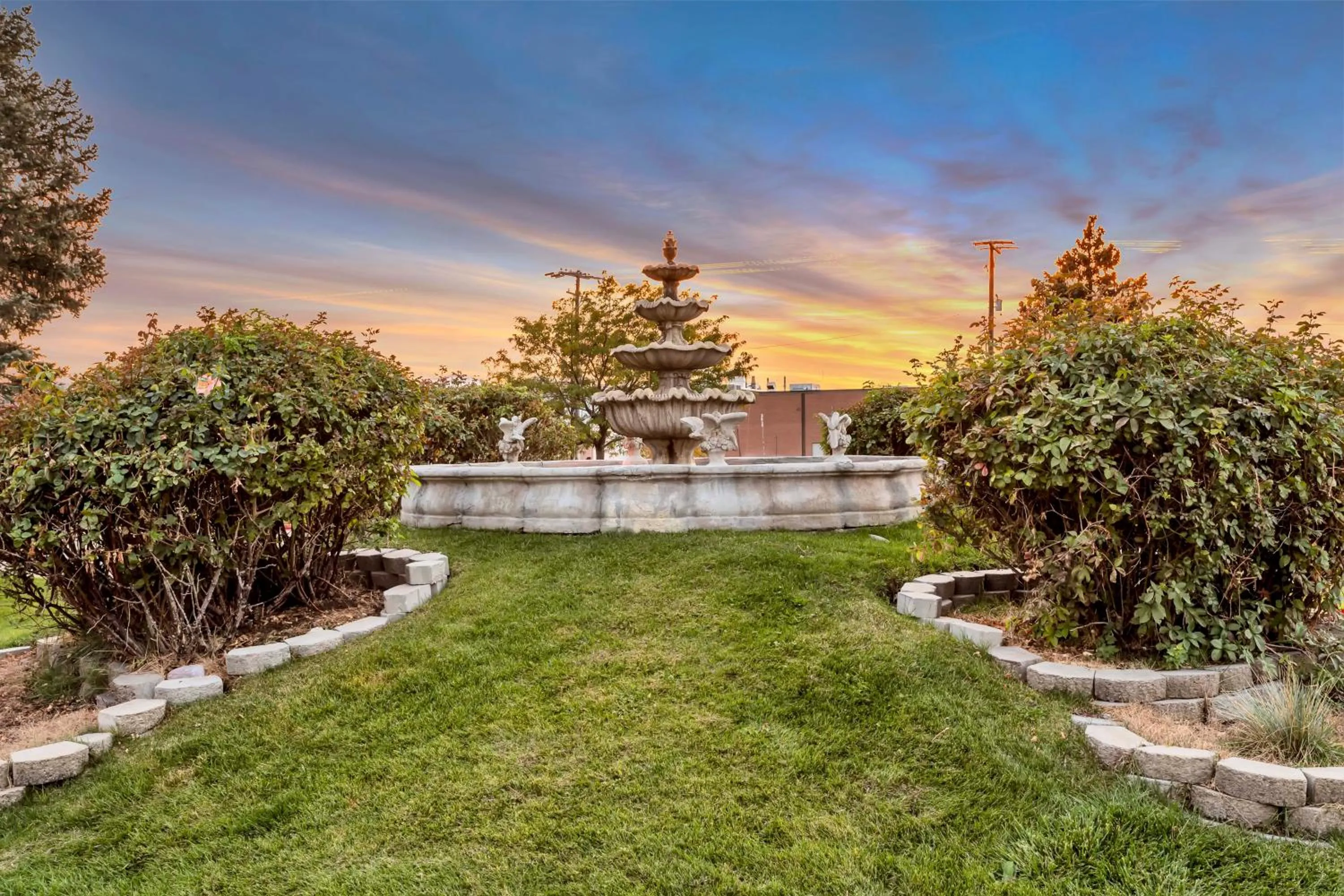 Garden in Radisson Hotel Salt Lake City Airport