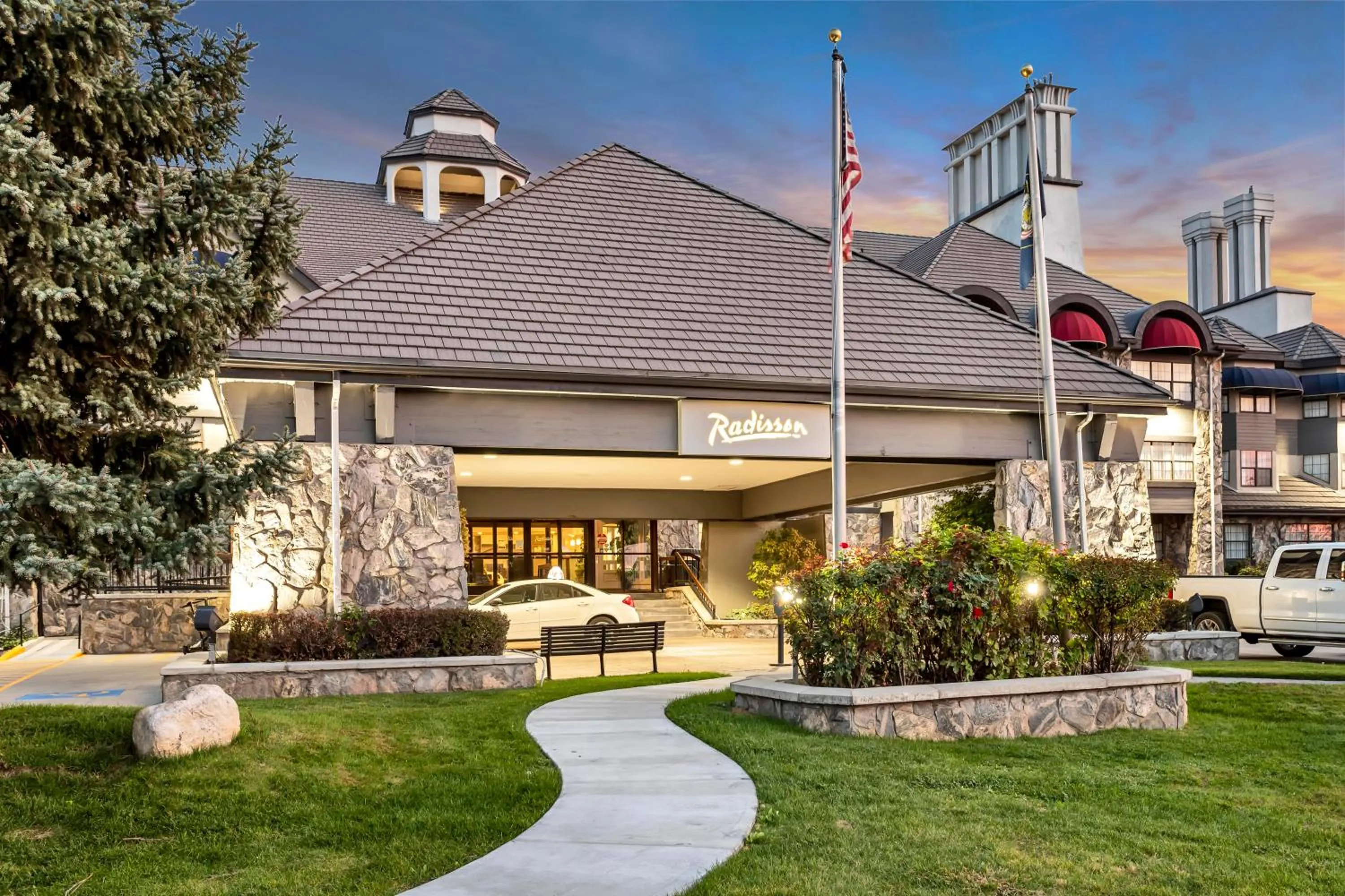 Property building in Radisson Hotel Salt Lake City Airport