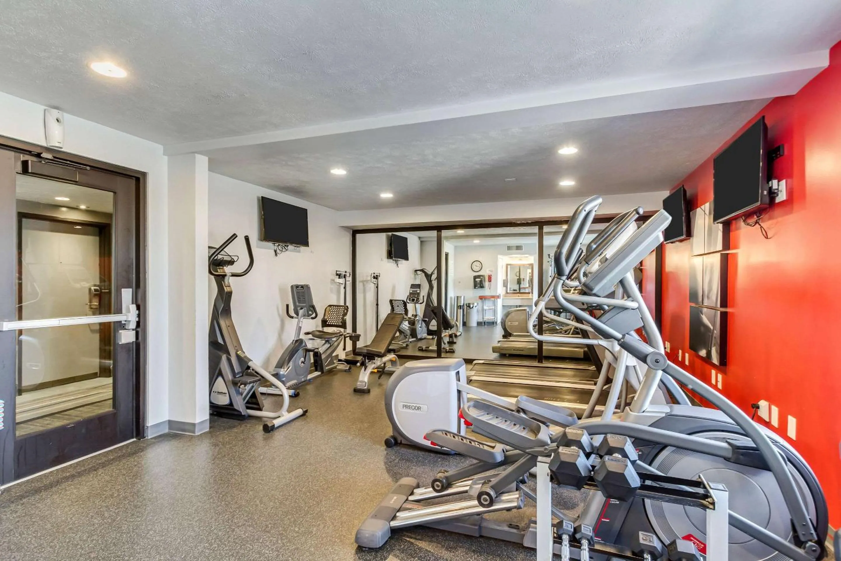 Fitness centre/facilities in Radisson Hotel Salt Lake City Airport