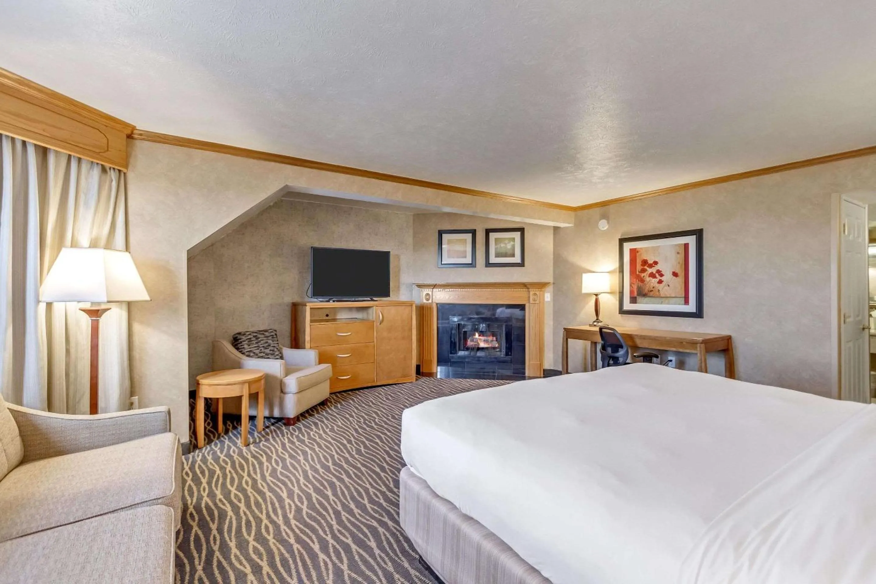 Bedroom, Bed in Radisson Hotel Salt Lake City Airport