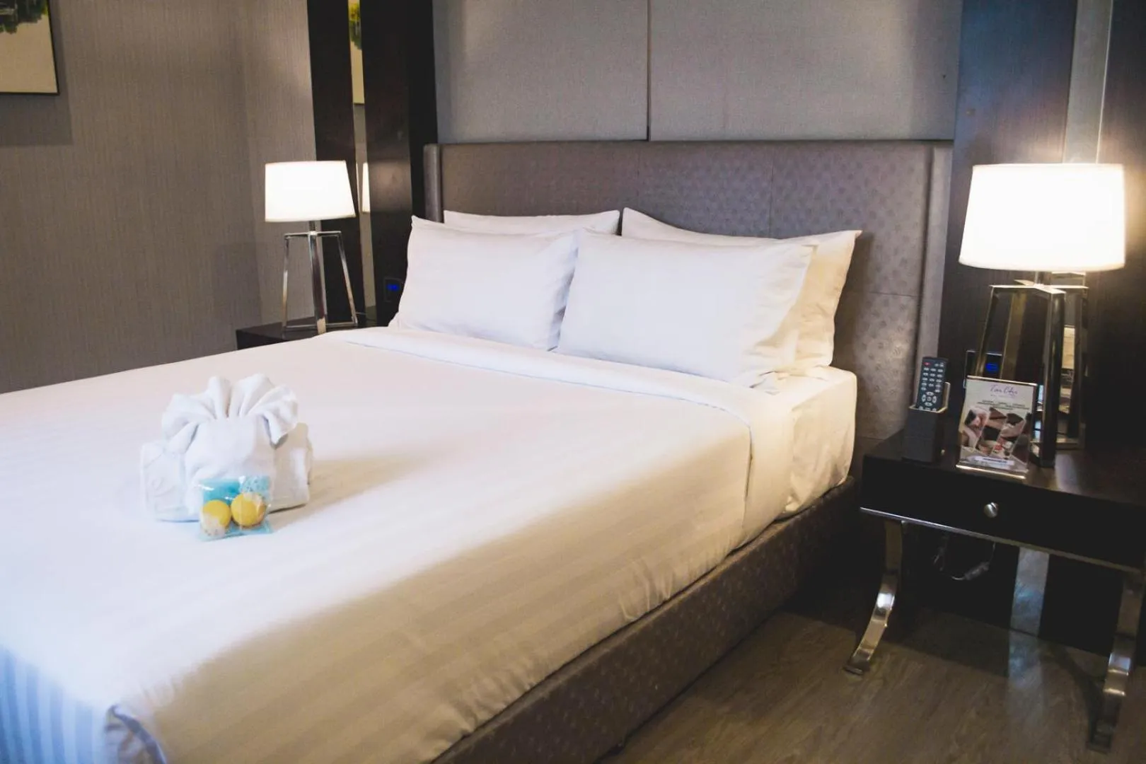 Bed in Le Charmé Suites - Subic