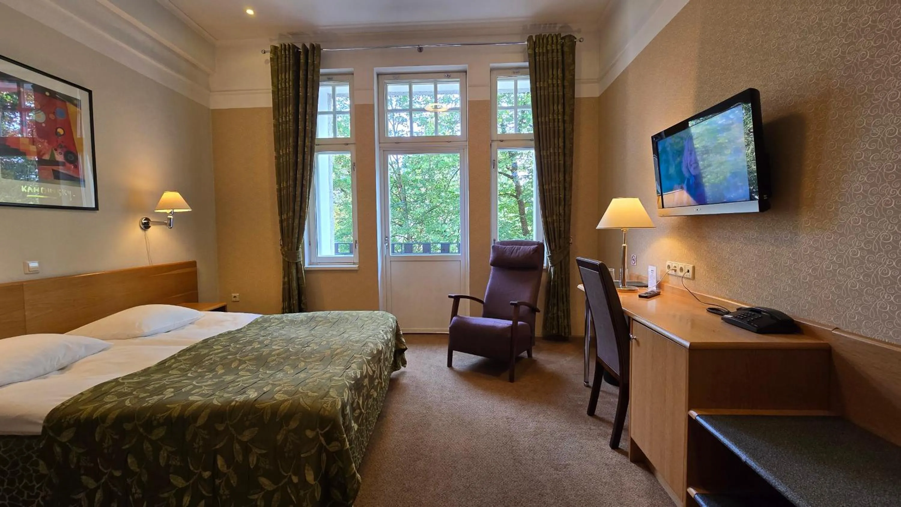 City view, Bed in Barclay Hotel