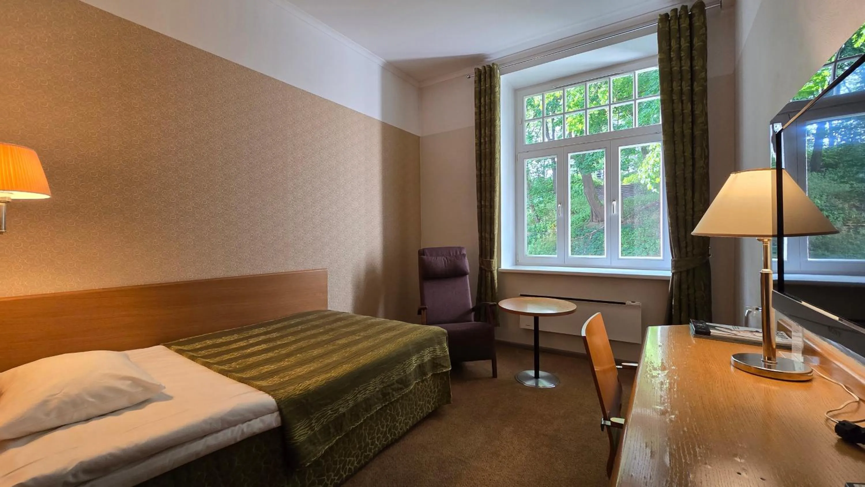 Bed in Barclay Hotel