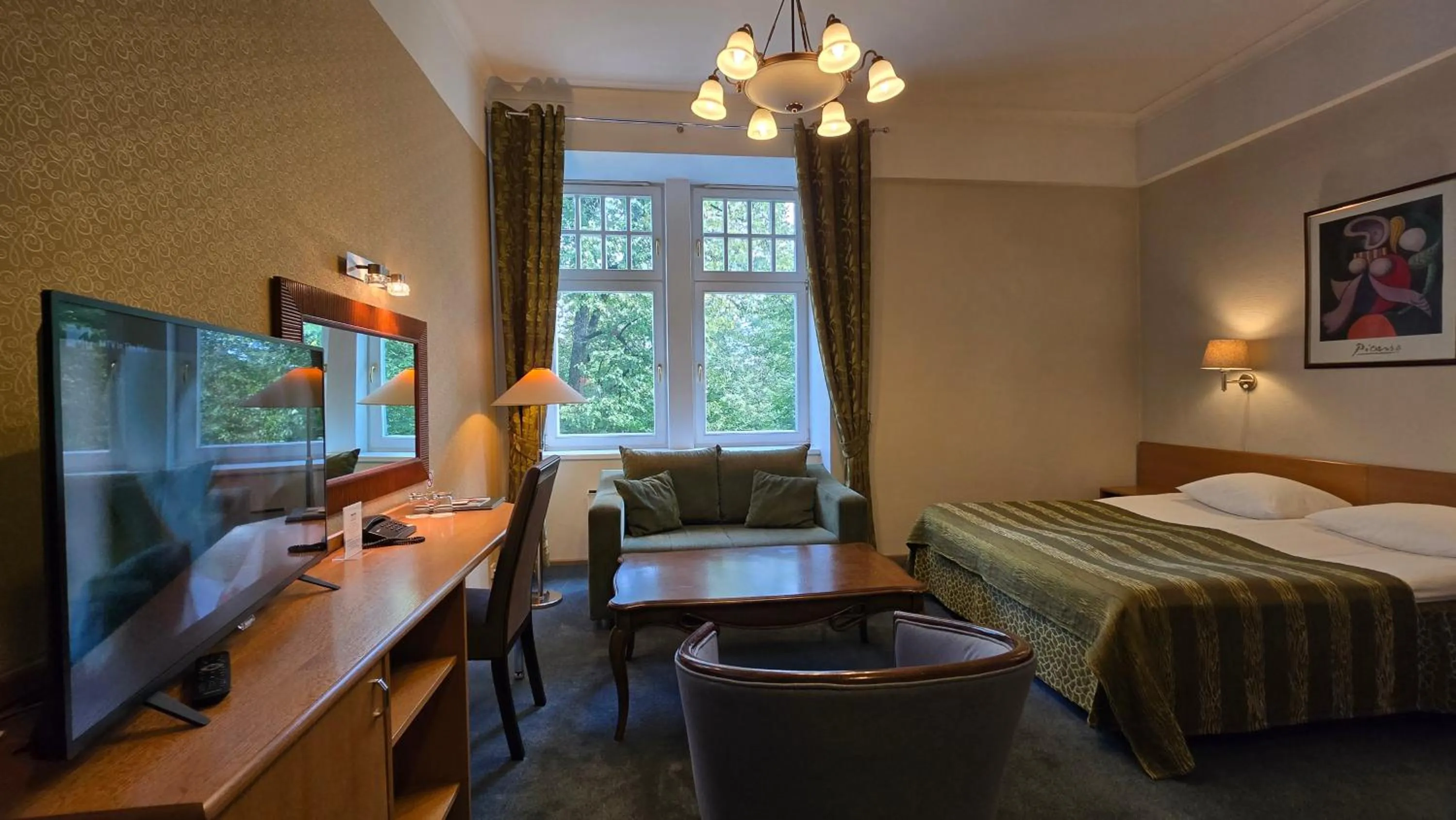 Bed in Barclay Hotel