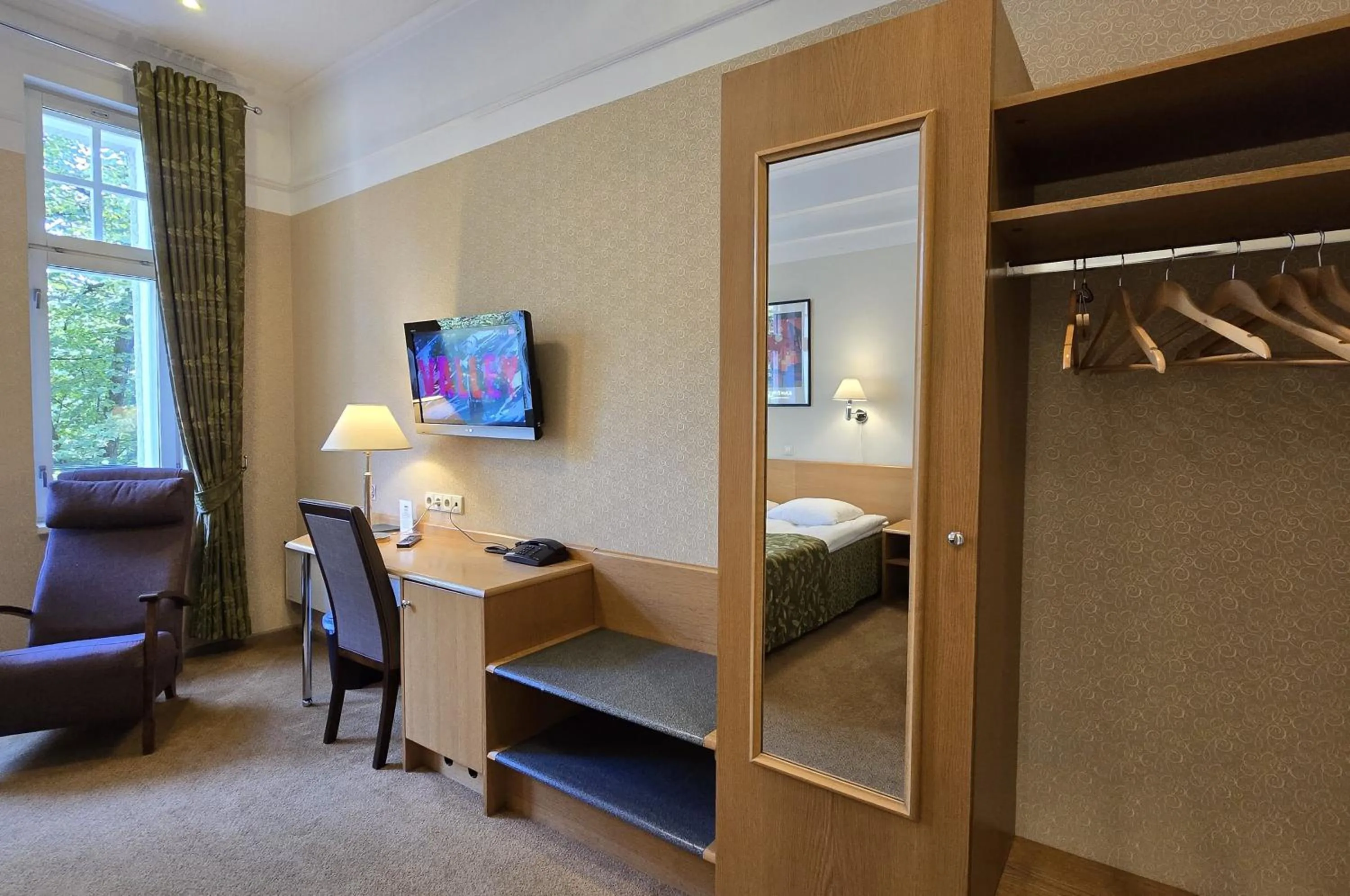 TV and multimedia, Bed in Barclay Hotel