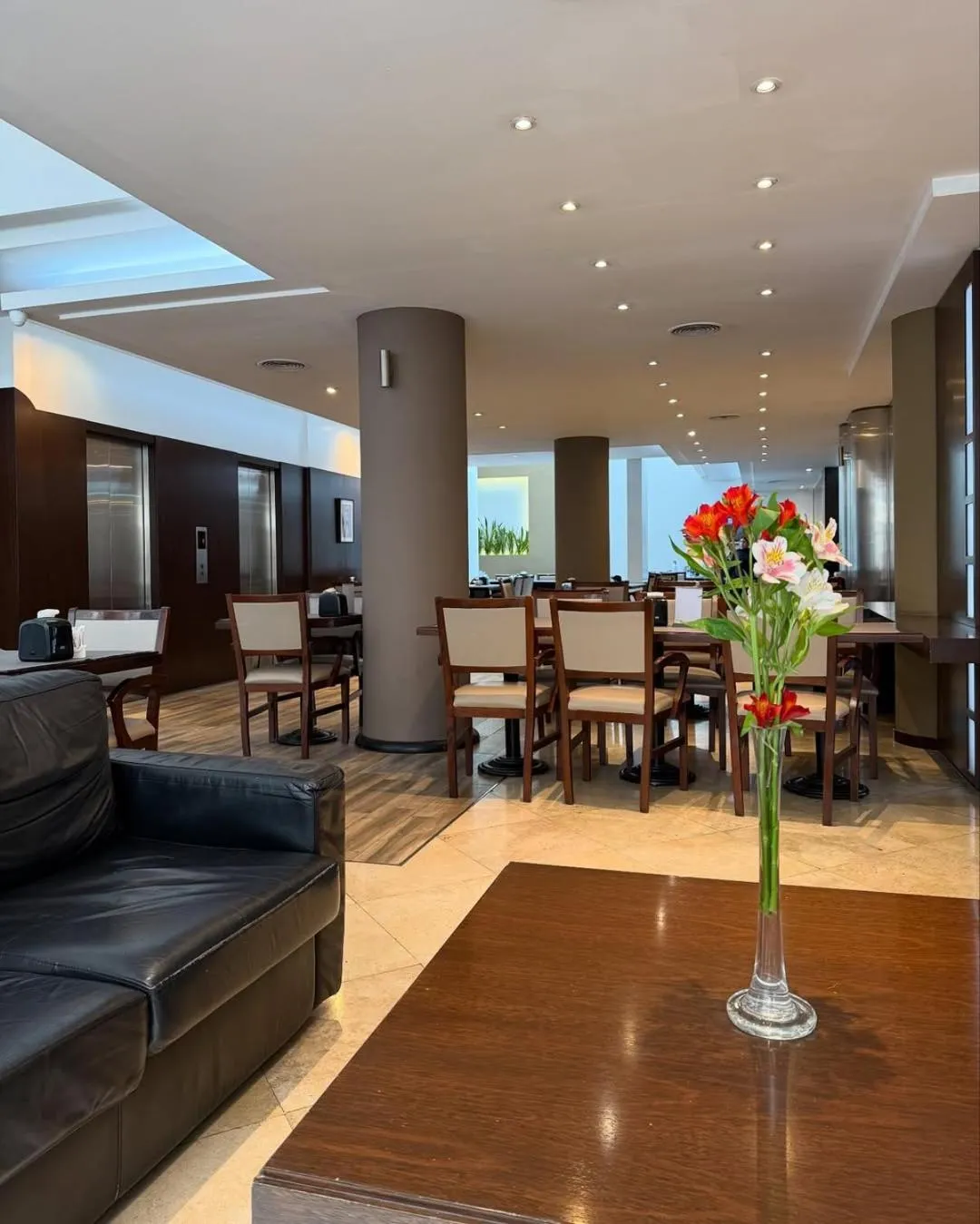 Property building in Urquiza Apart Hotel & Suites