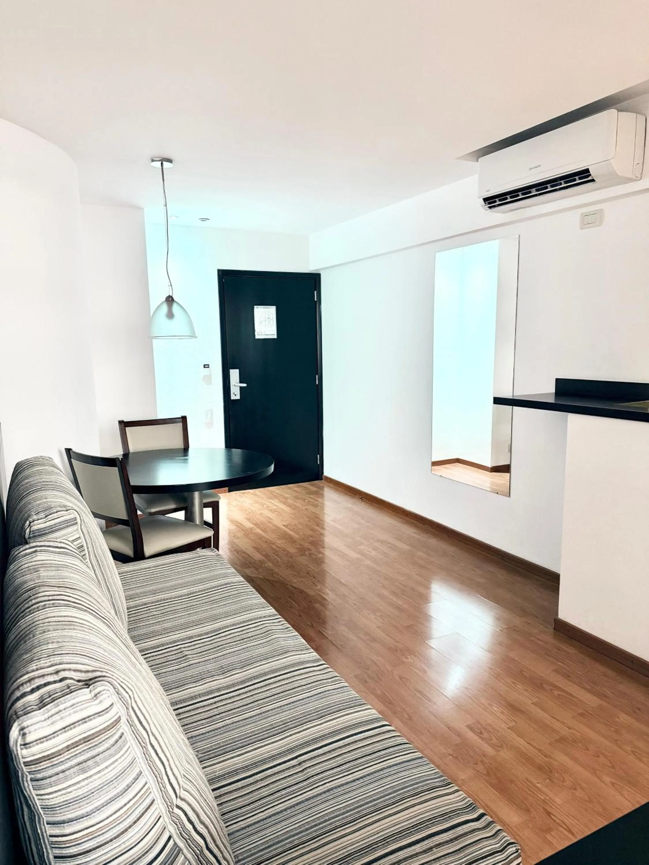 Urquiza Apart Hotel & Suites