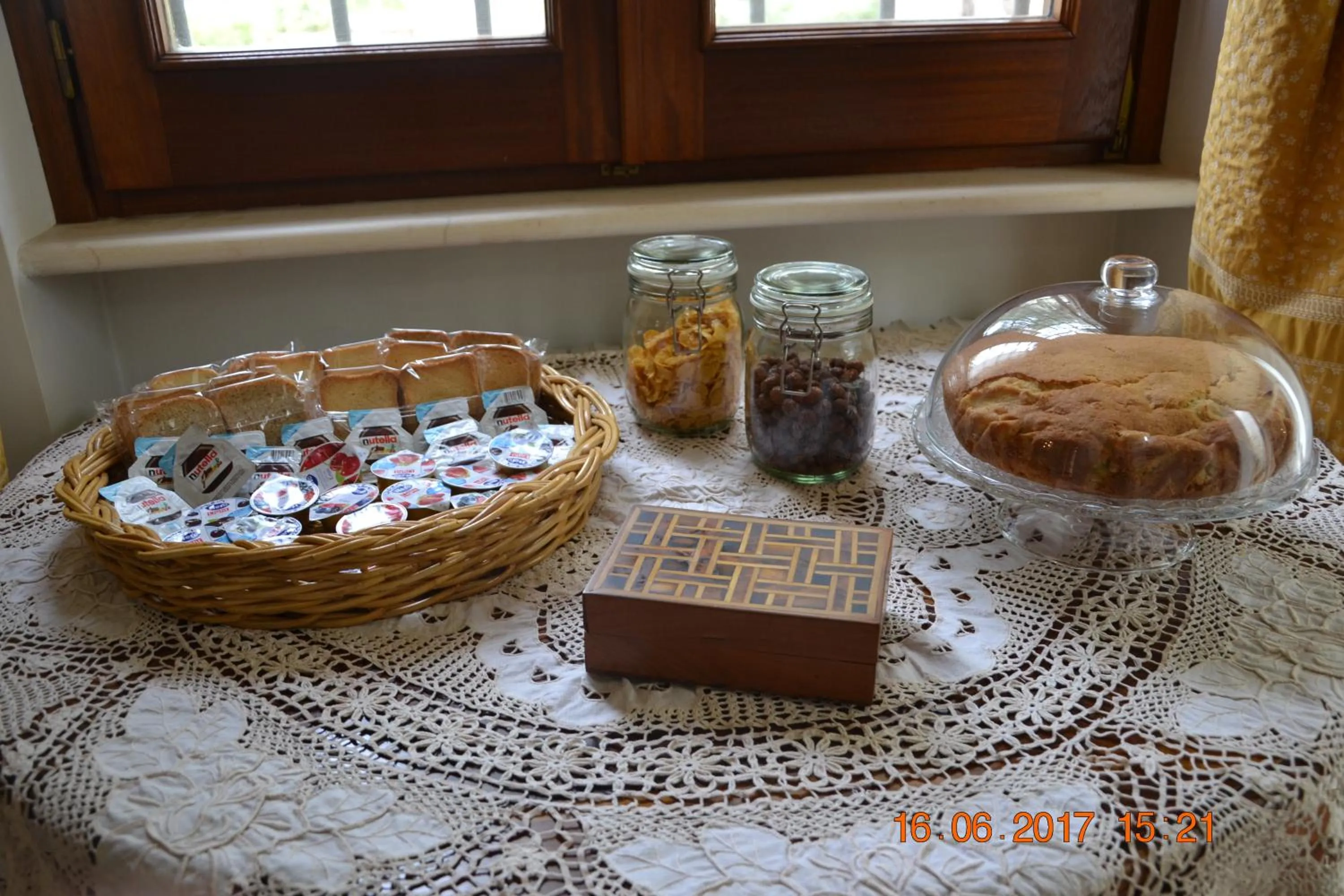 Italian breakfast in Masseria Fragnale