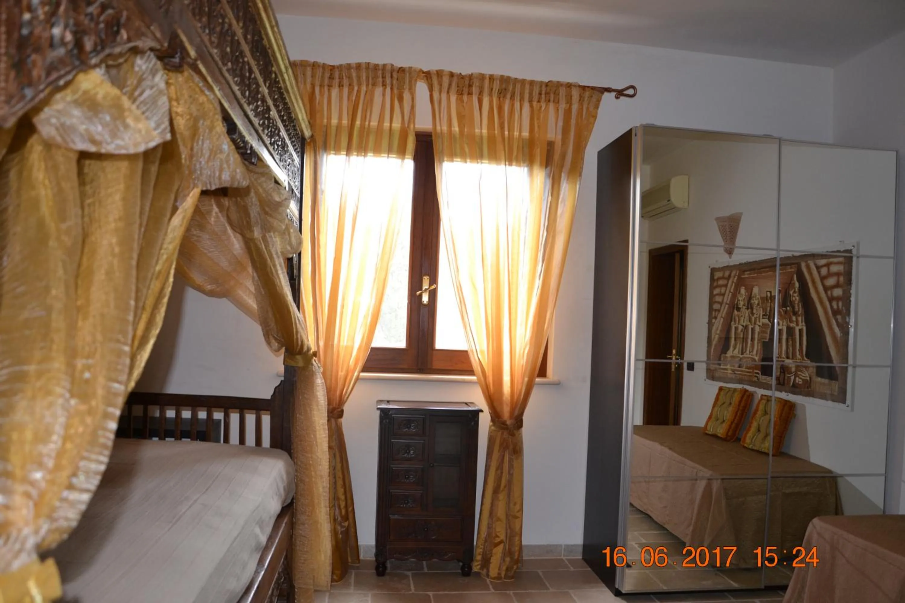 Photo of the whole room, Bed in Masseria Fragnale