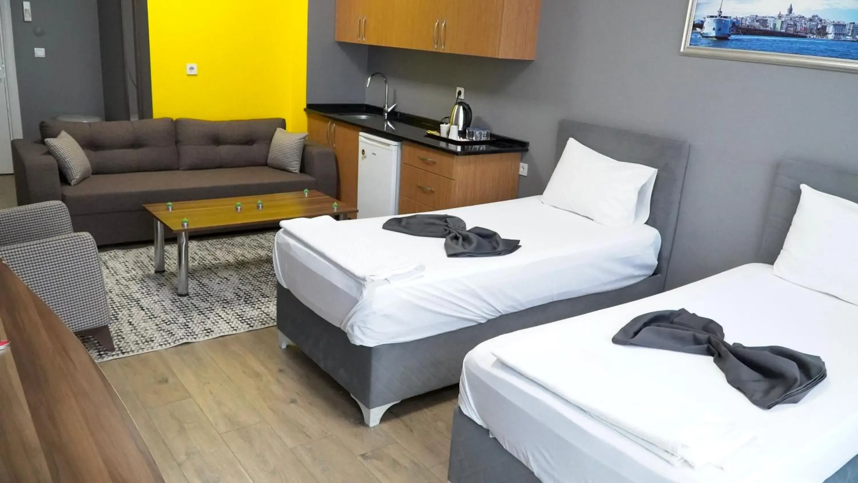 Deluxe Quadruple Room in Skyport Istanbul Hotel Deluxe Quadruple Room in Skyport Istanbul Hotel