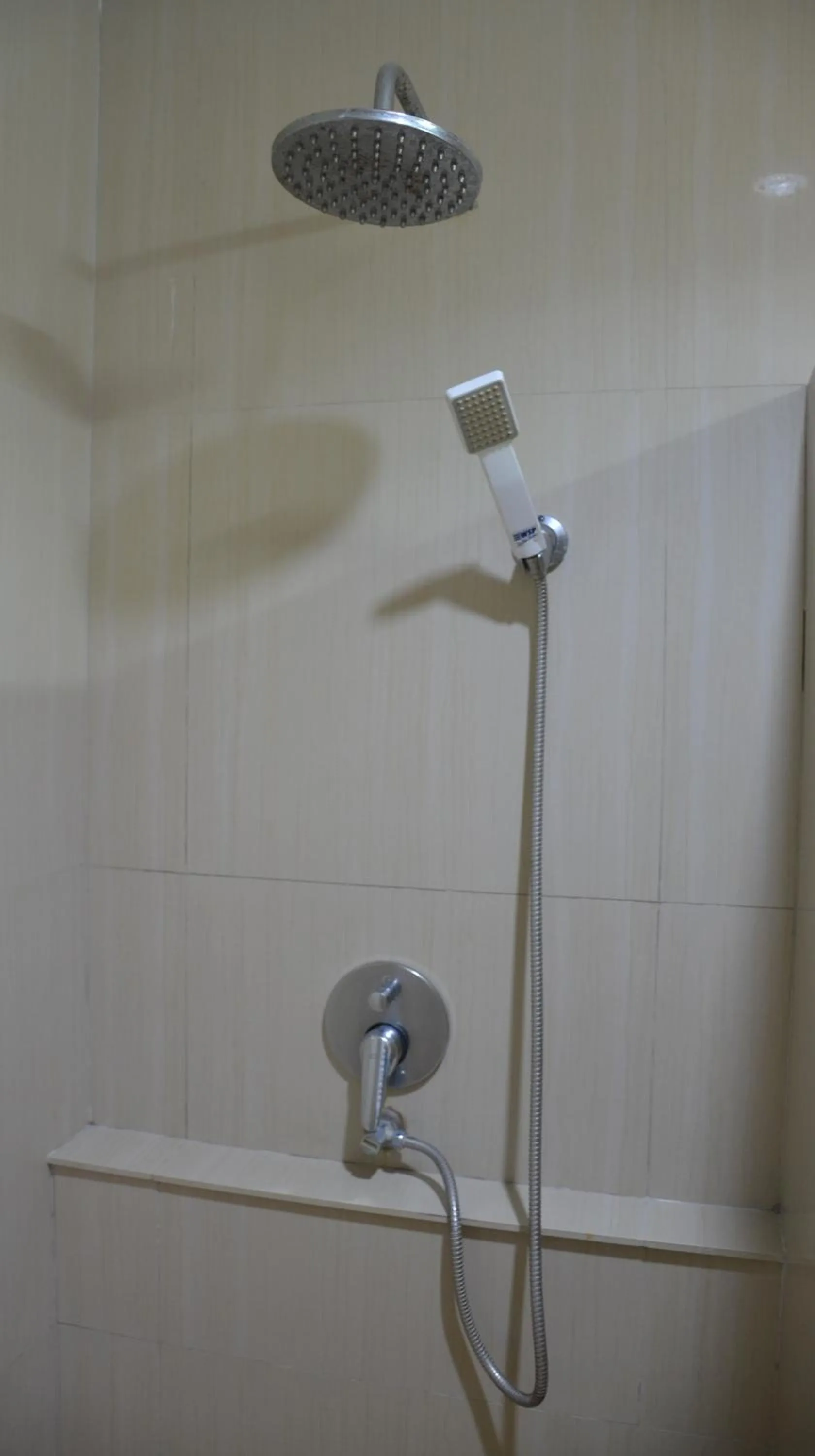 Shower in Baan Manthana Hotel, Hua Hin