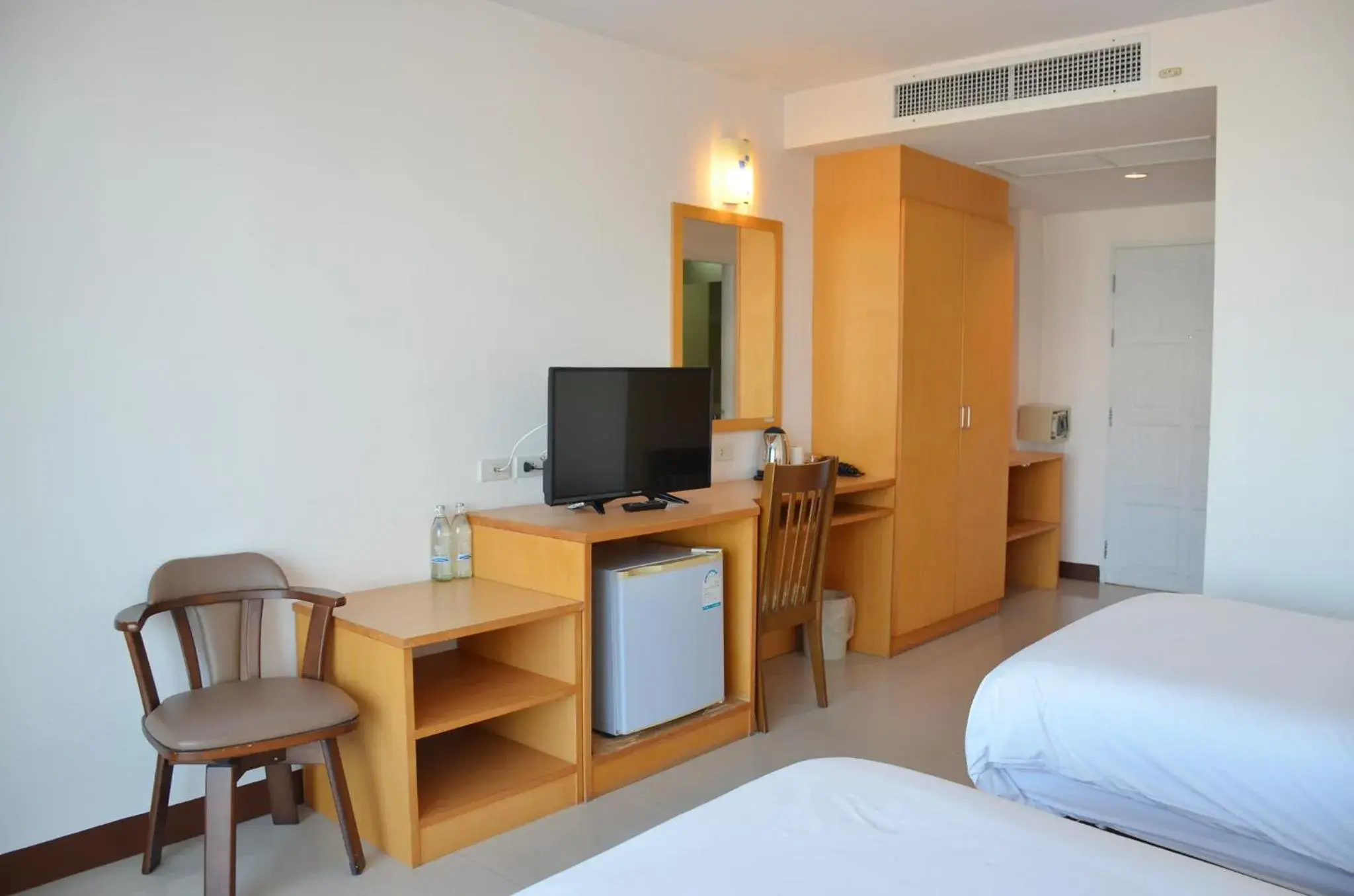 Superior Double or Twin Room in Baan Manthana Hotel, Hua Hin Superior Double or Twin Room in Baan Manthana Hotel, Hua Hin