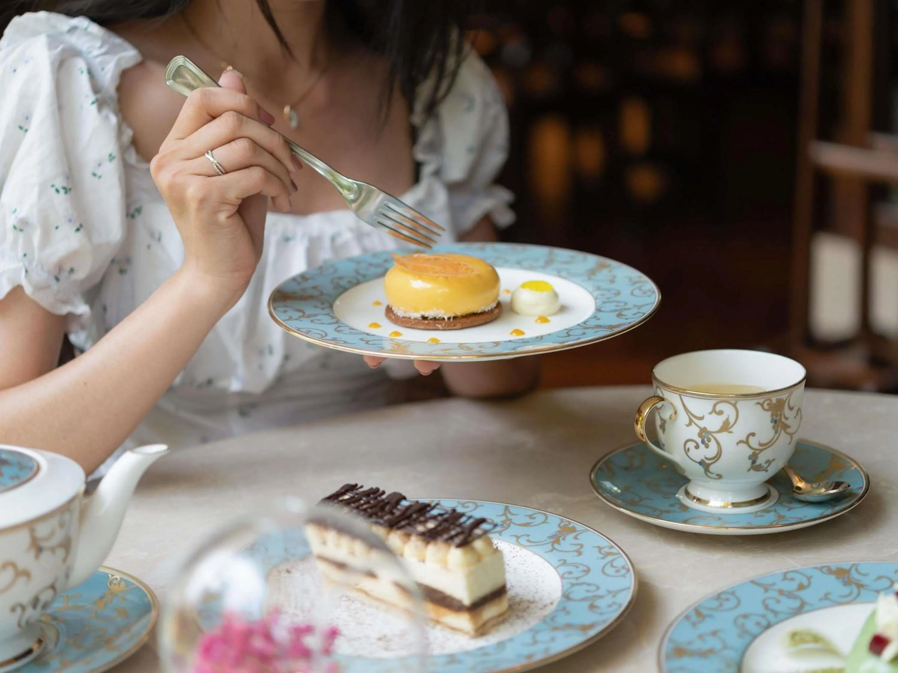 Lounge or bar in Sofitel Phnom Penh Phokeethra