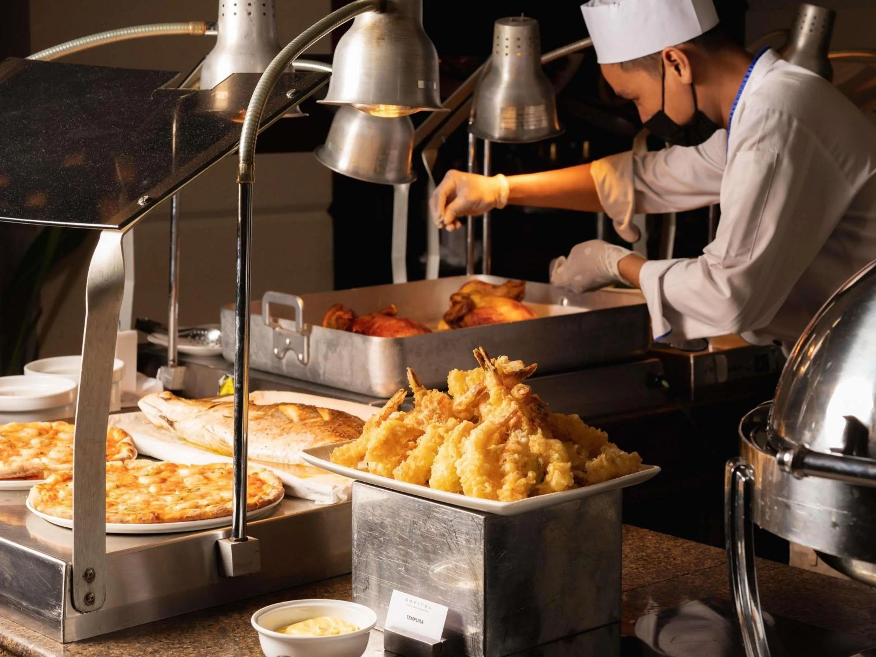 Restaurant/places to eat in Sofitel Phnom Penh Phokeethra