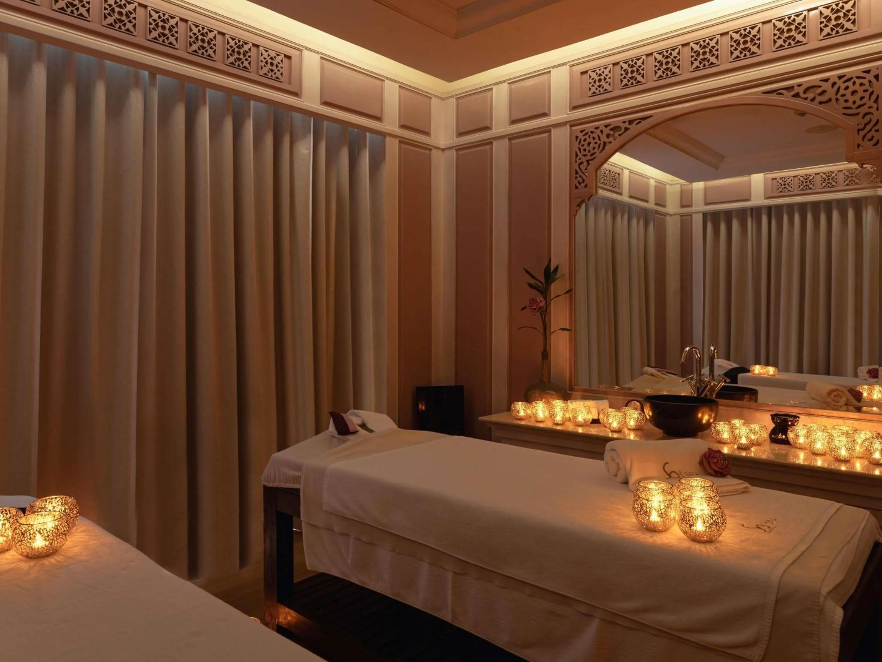 Spa and wellness centre/facilities, Bed in Sofitel Phnom Penh Phokeethra