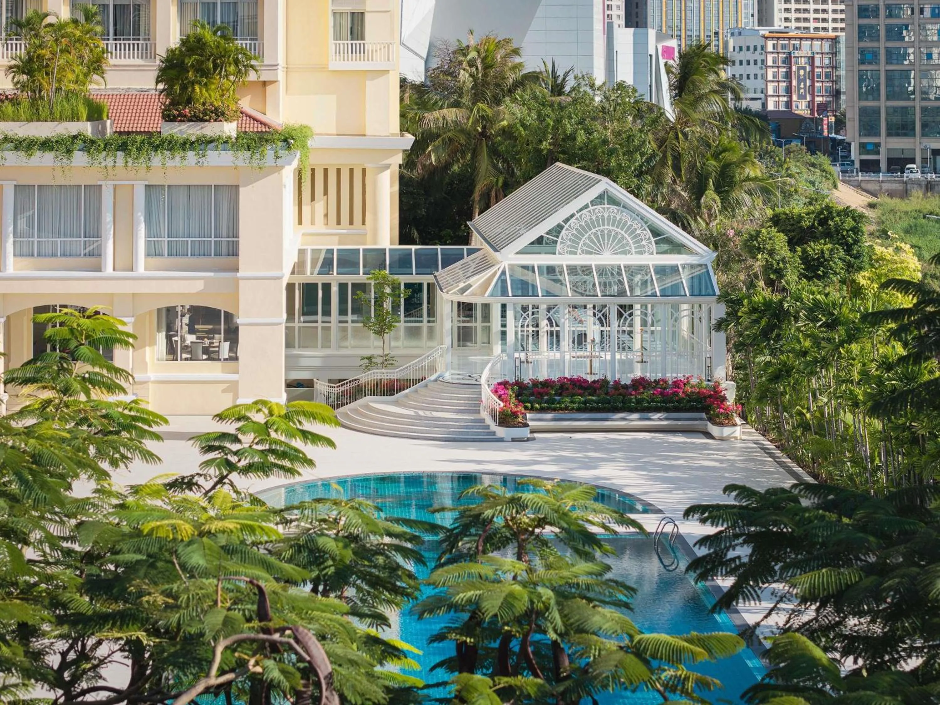 Restaurant/places to eat in Sofitel Phnom Penh Phokeethra