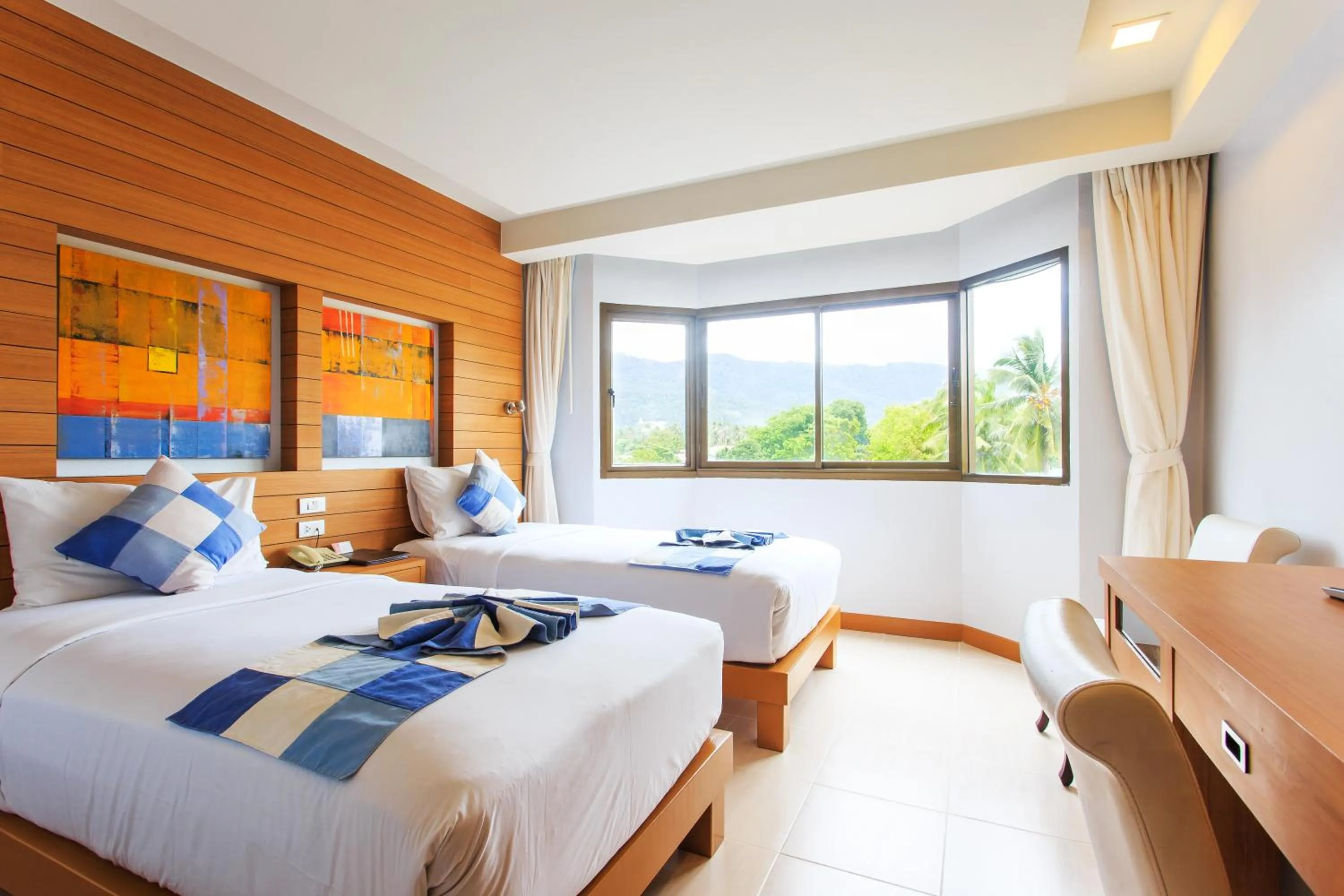 Photo of the whole room, Bed in Chaweng Budget Hotel