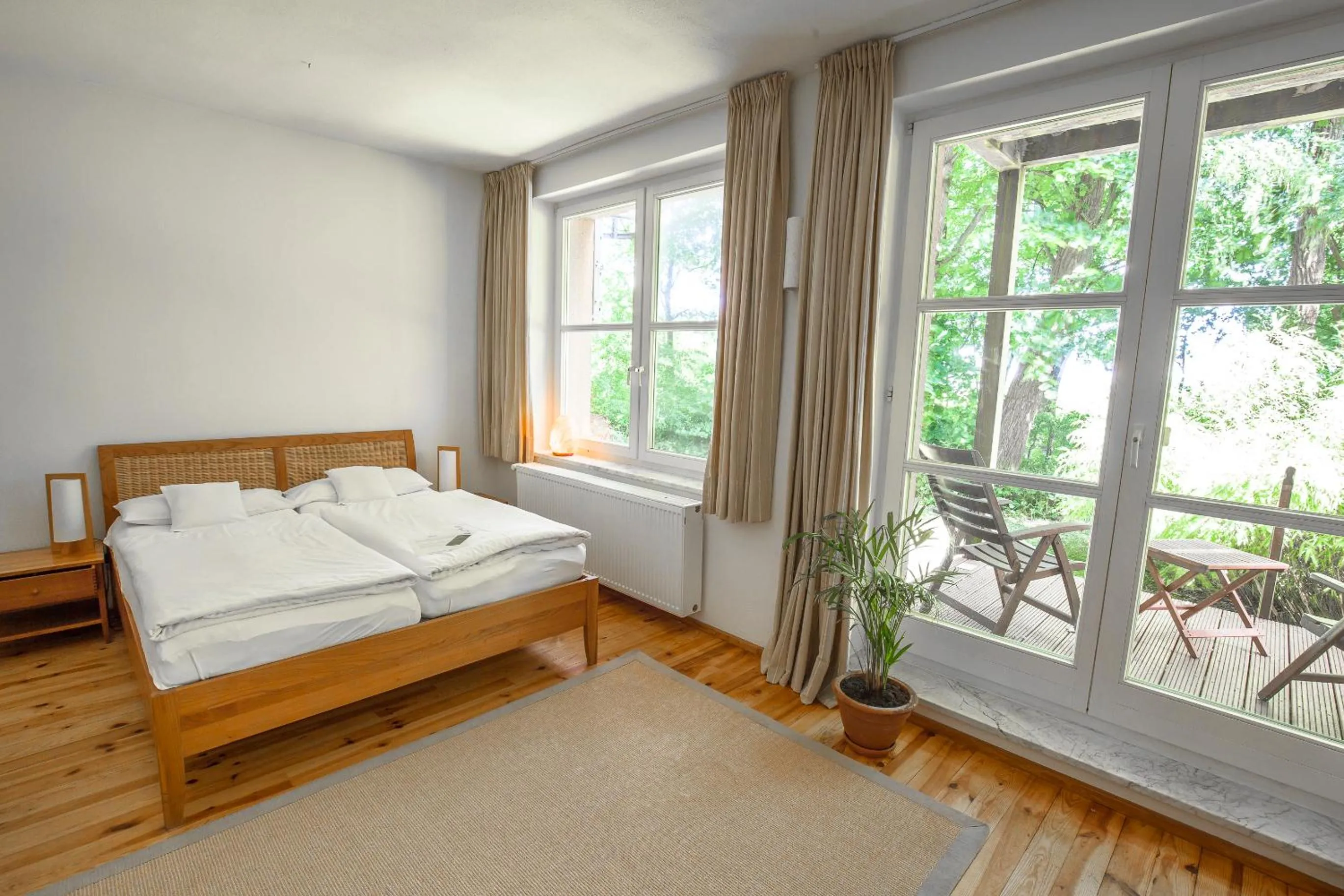 Photo of the whole room, Bed in Bio- und Gesundheitshotel Gutshaus Stellshagen
