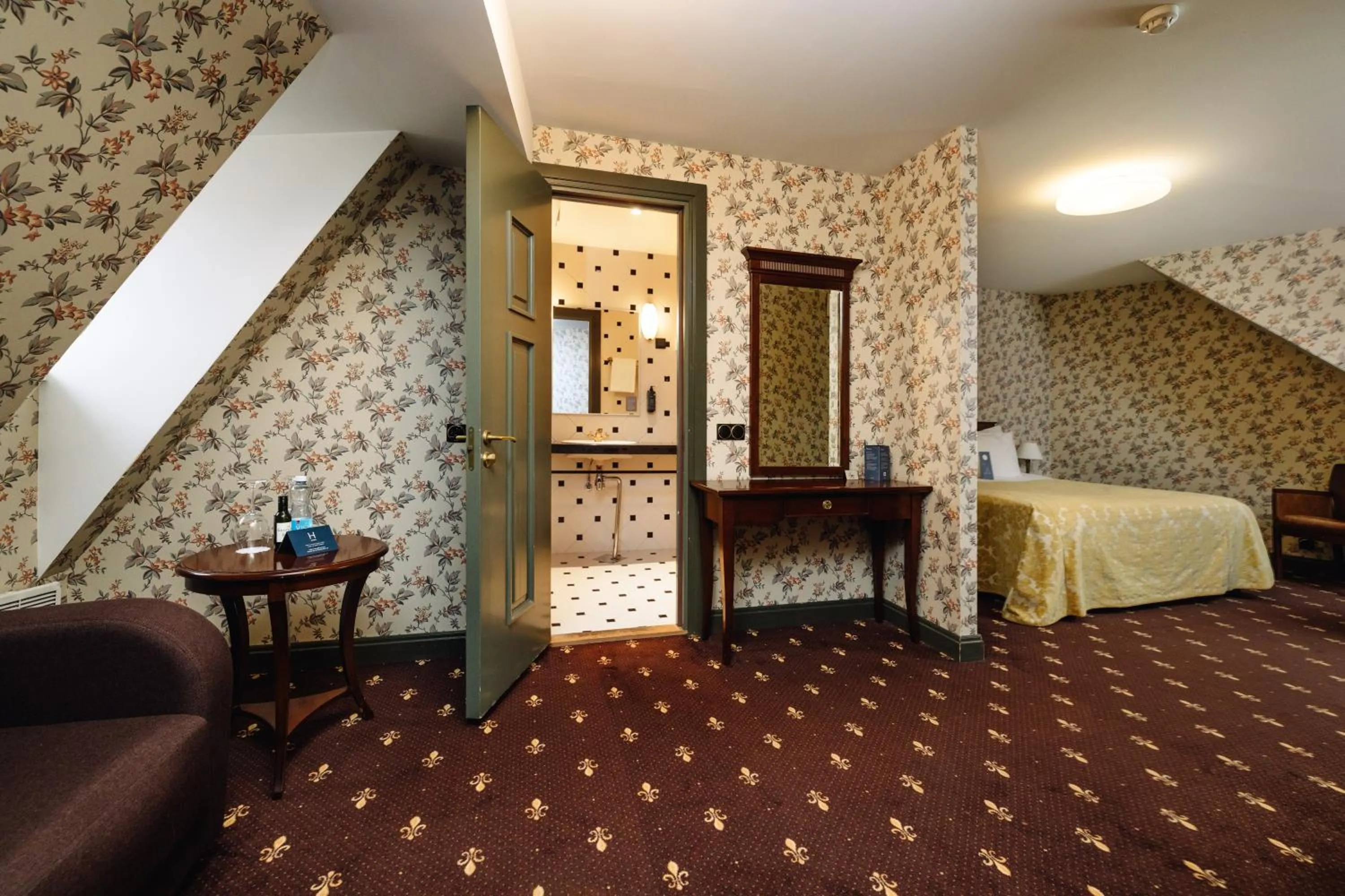 Bedroom in Hestia Hotel Barons Old Town