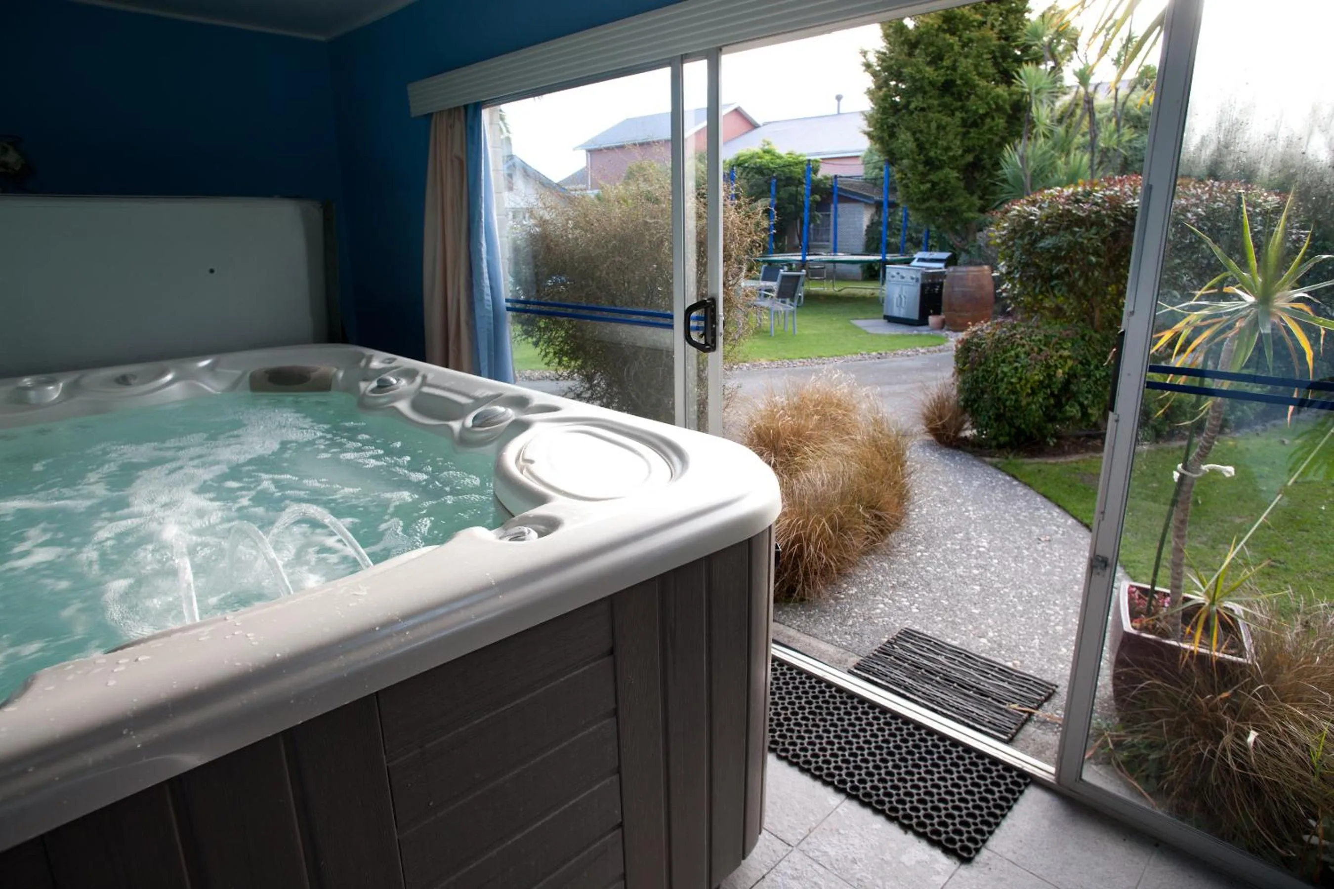 Spa and wellness centre/facilities in ASURE Colonial Lodge Motel