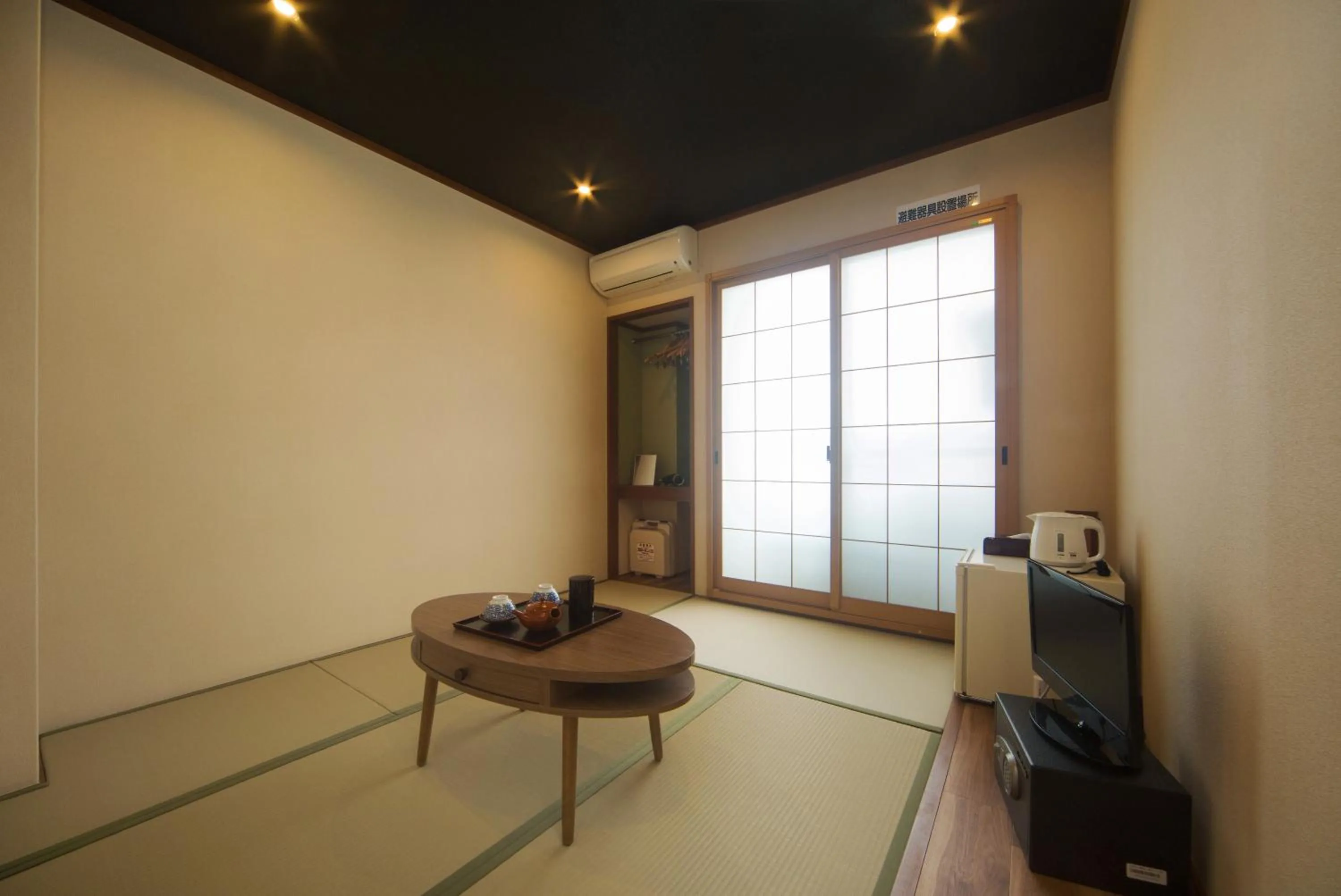 Seating area in Seiki Kyoto Station