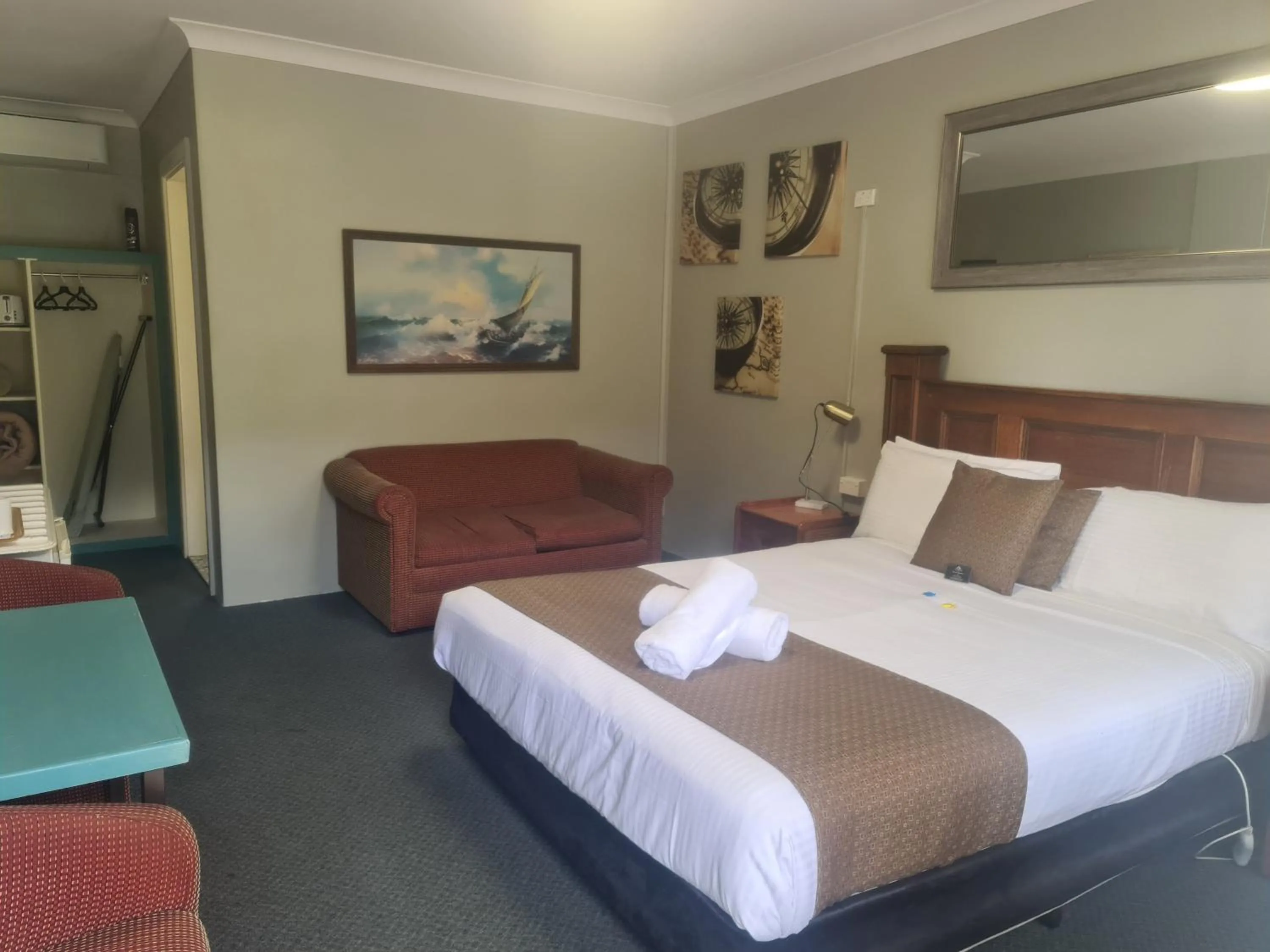 Bed in Valley View Motel