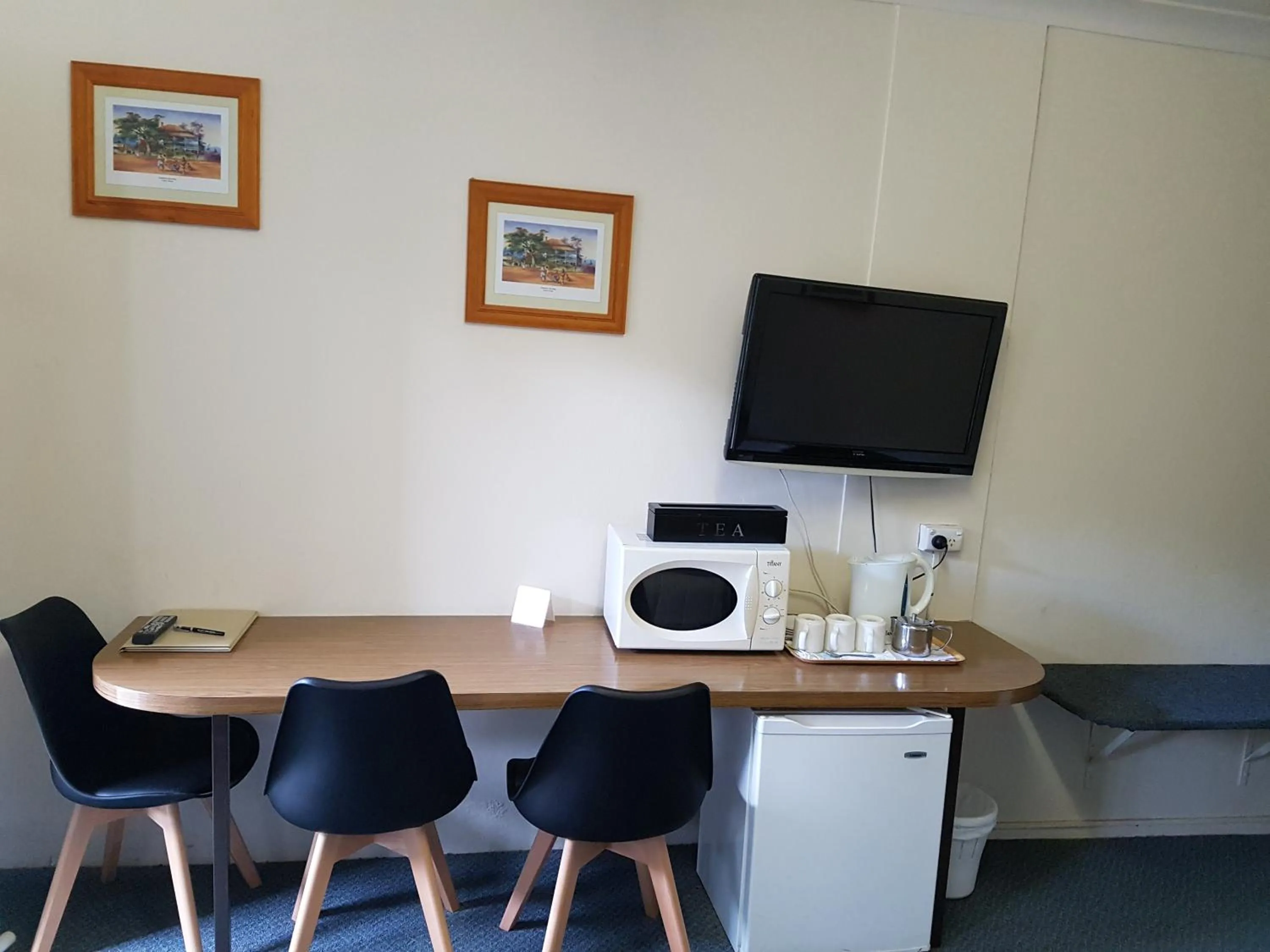 Coffee/tea facilities in Valley View Motel