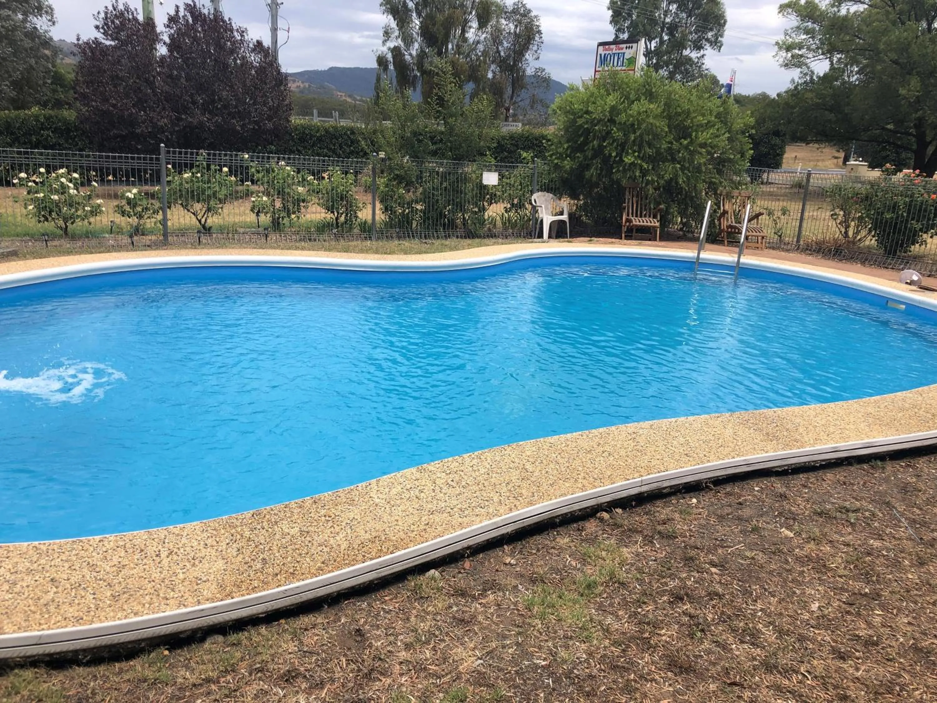 Swimming pool in Valley View Motel