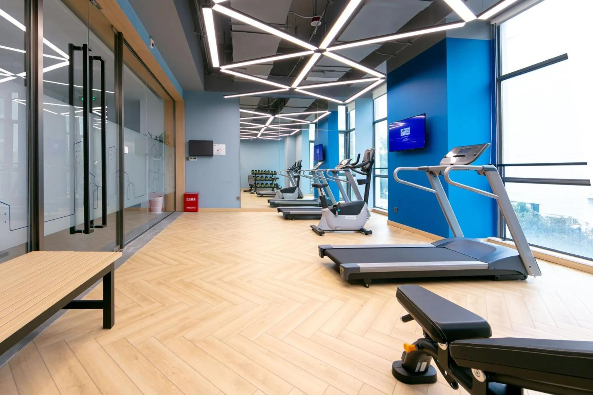 Spa and wellness centre/facilities in Holiday Inn Express Shanghai Pudong Airport by IHG