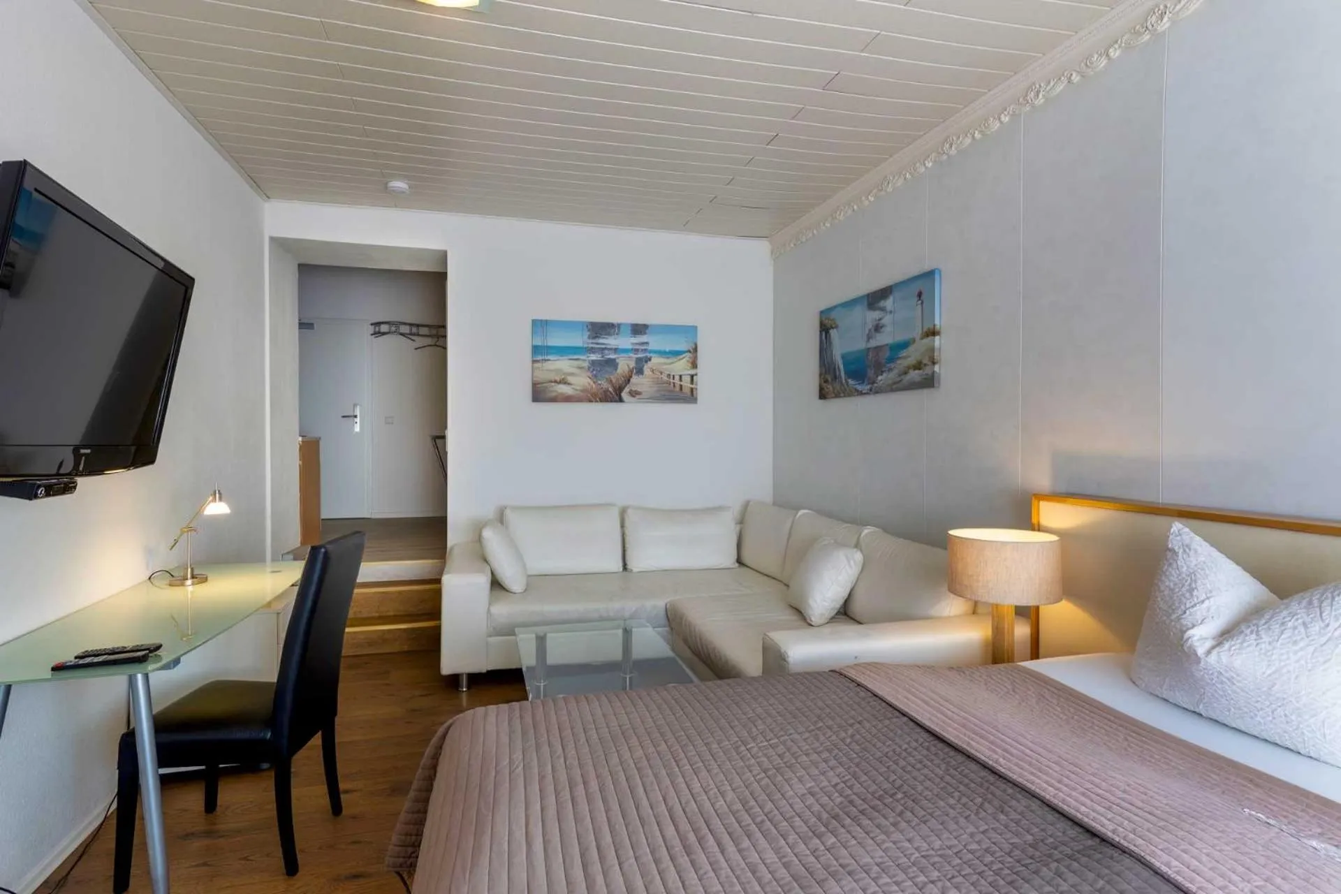 Photo of the whole room in Alte Direktionsvilla Hotel Kupfermühle