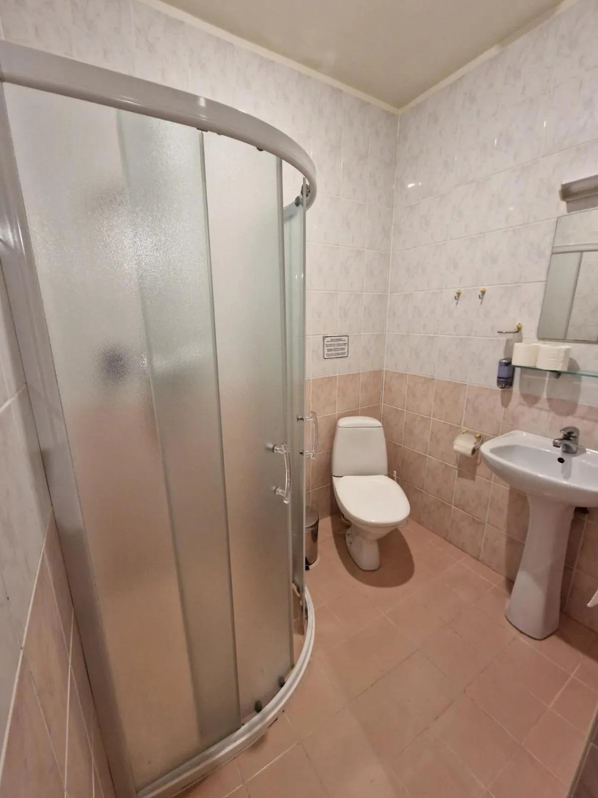 Shower in Ecoland Hotel