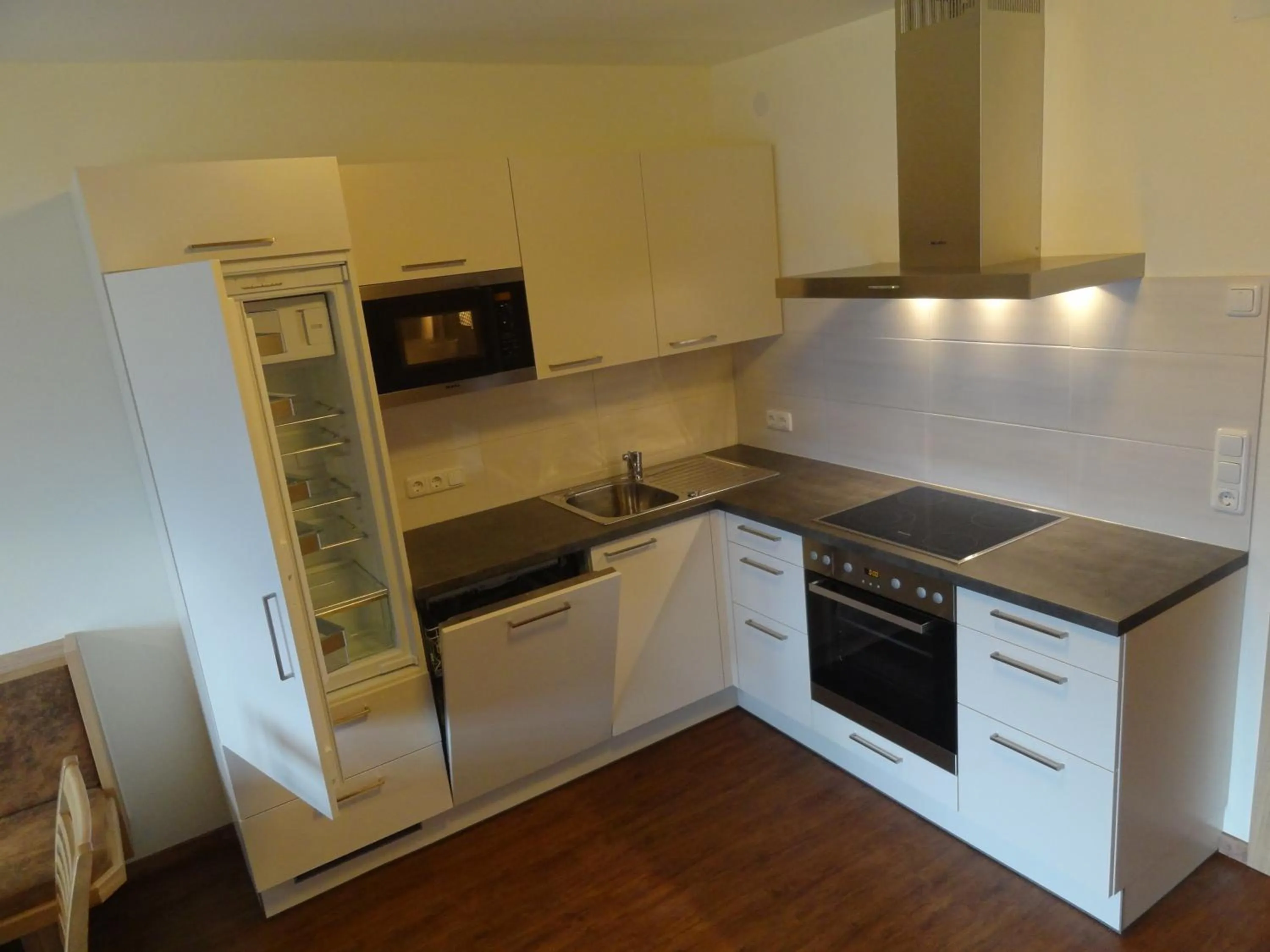 Kitchen or kitchenette in Aparthotel Hohe Brücke