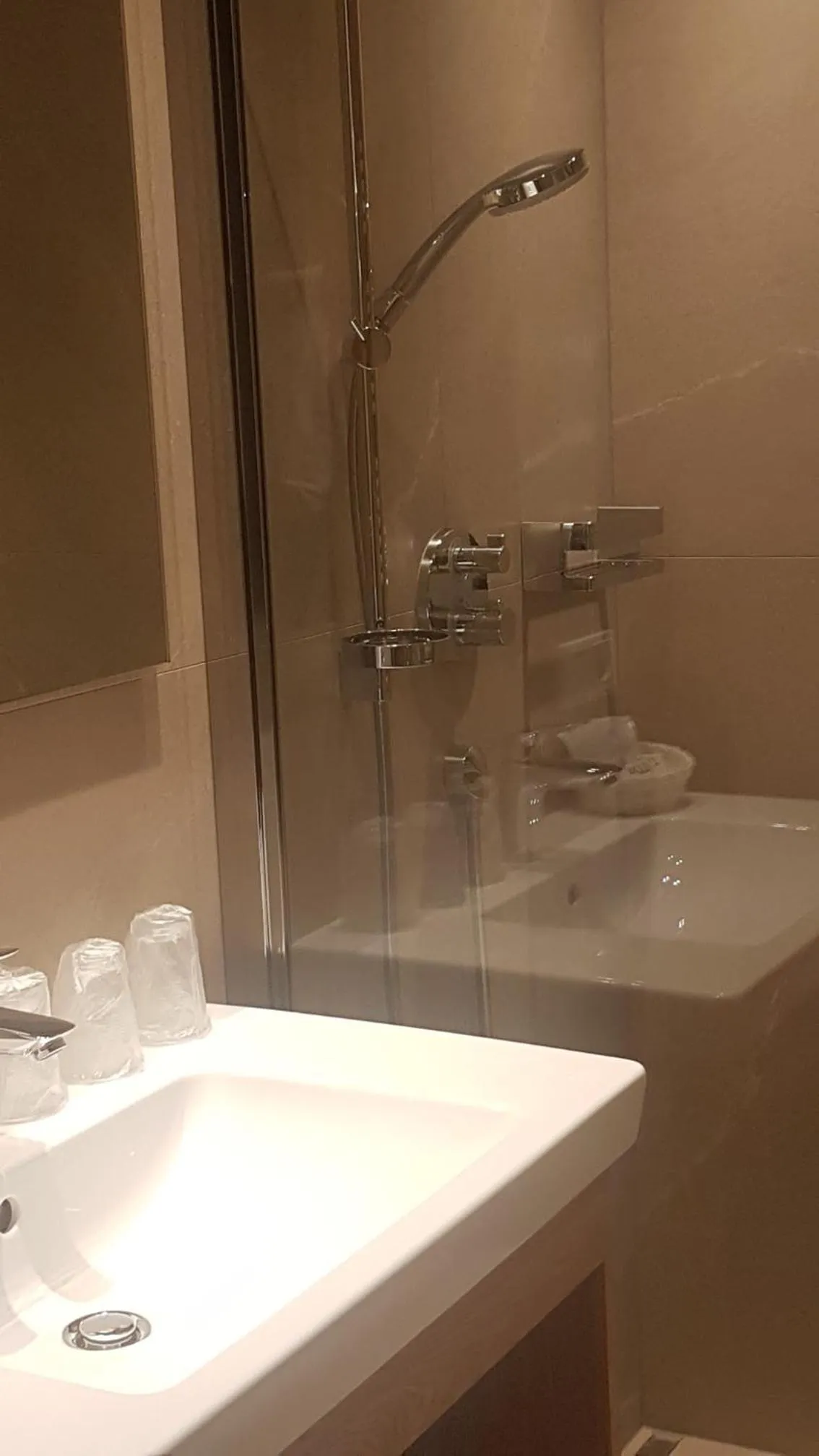 Bathroom in Aparthotel Hohe Brücke