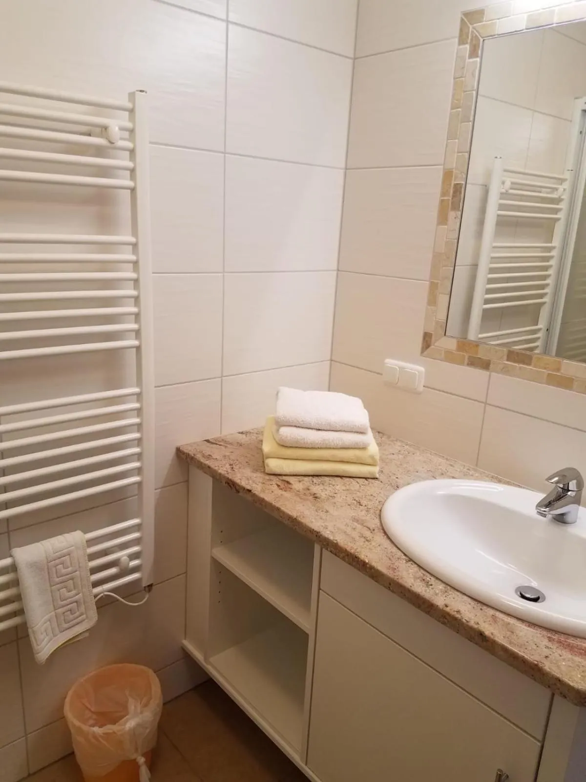 Bathroom in Aparthotel Hohe Brücke