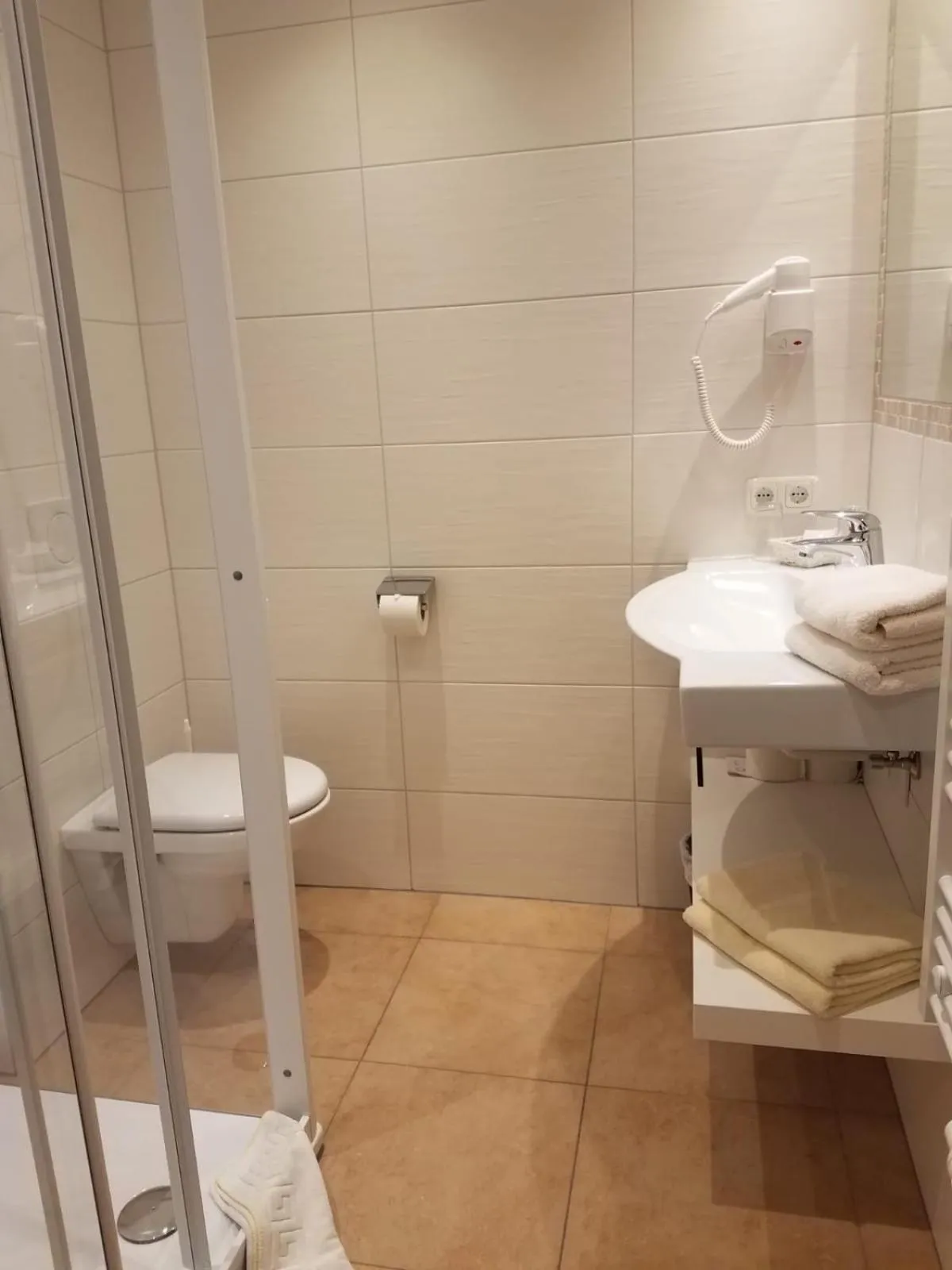 Shower in Aparthotel Hohe Brücke