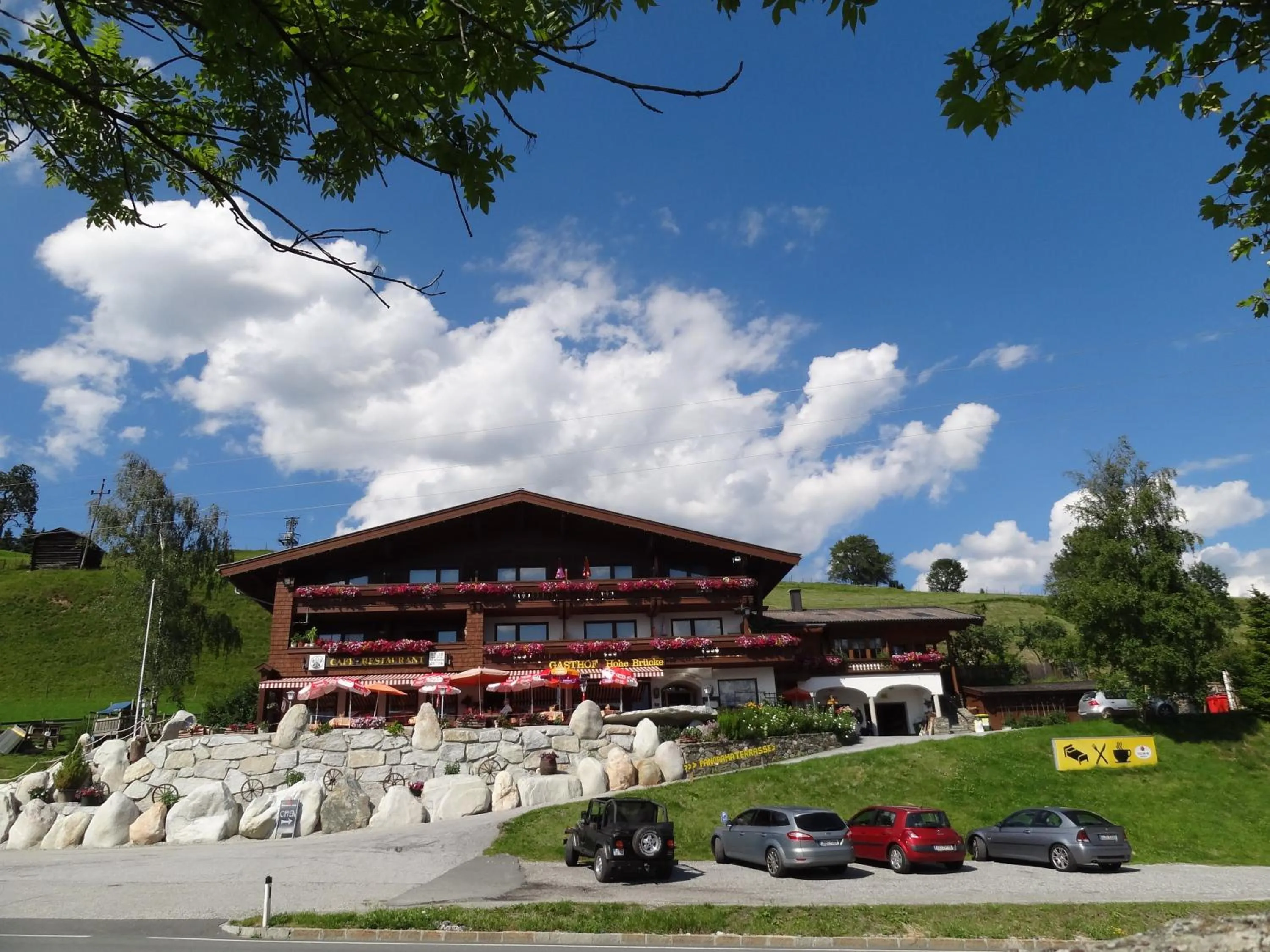 Facade/entrance in Aparthotel Hohe Brücke