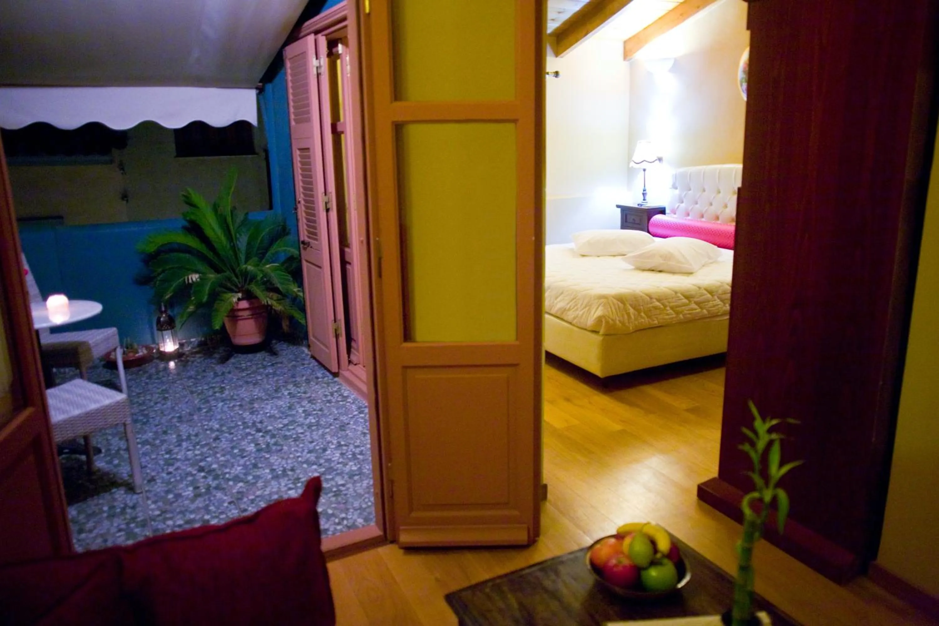Photo of the whole room, Bed in Kyveli Suites