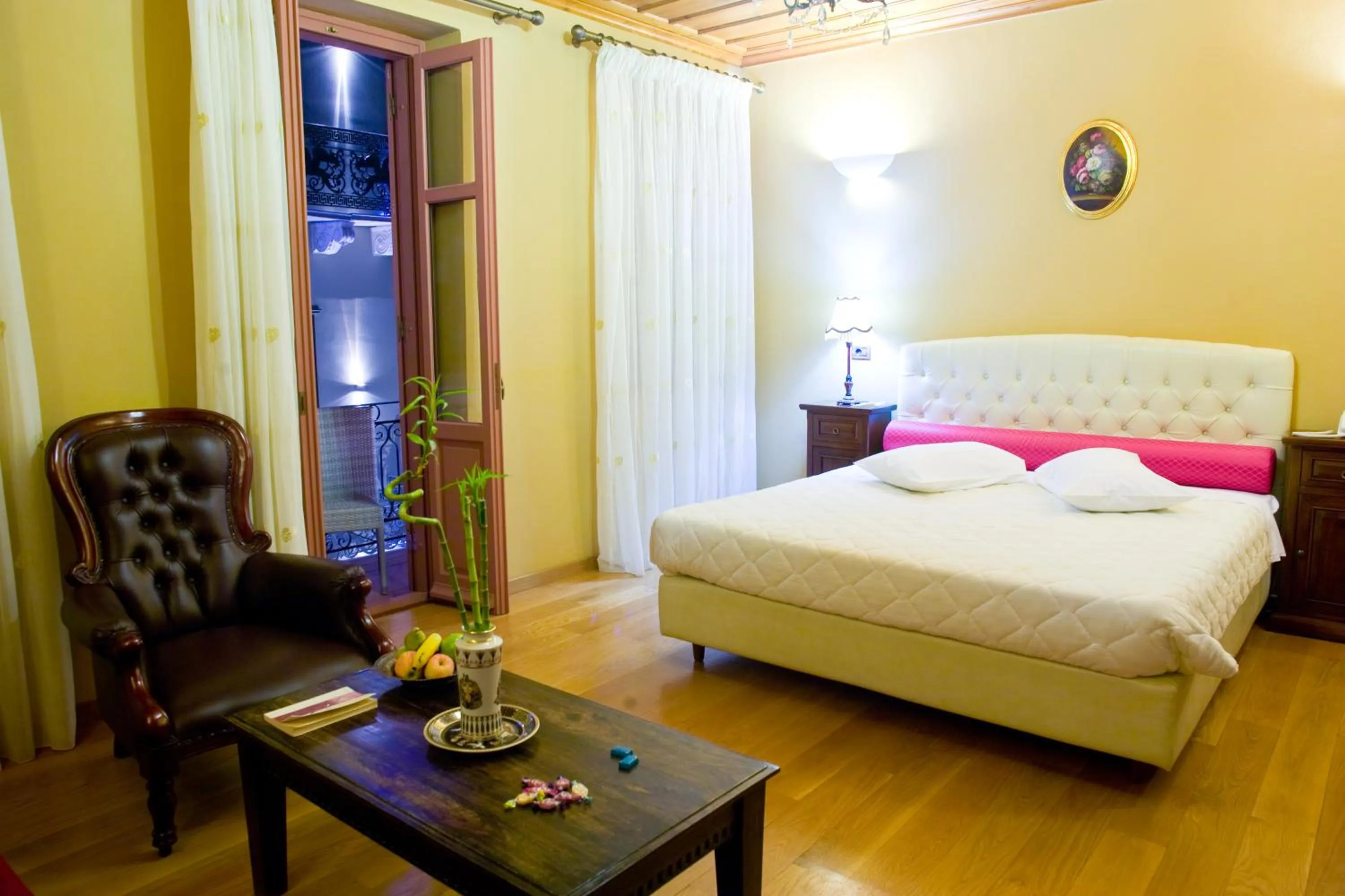 Photo of the whole room, Bed in Kyveli Suites