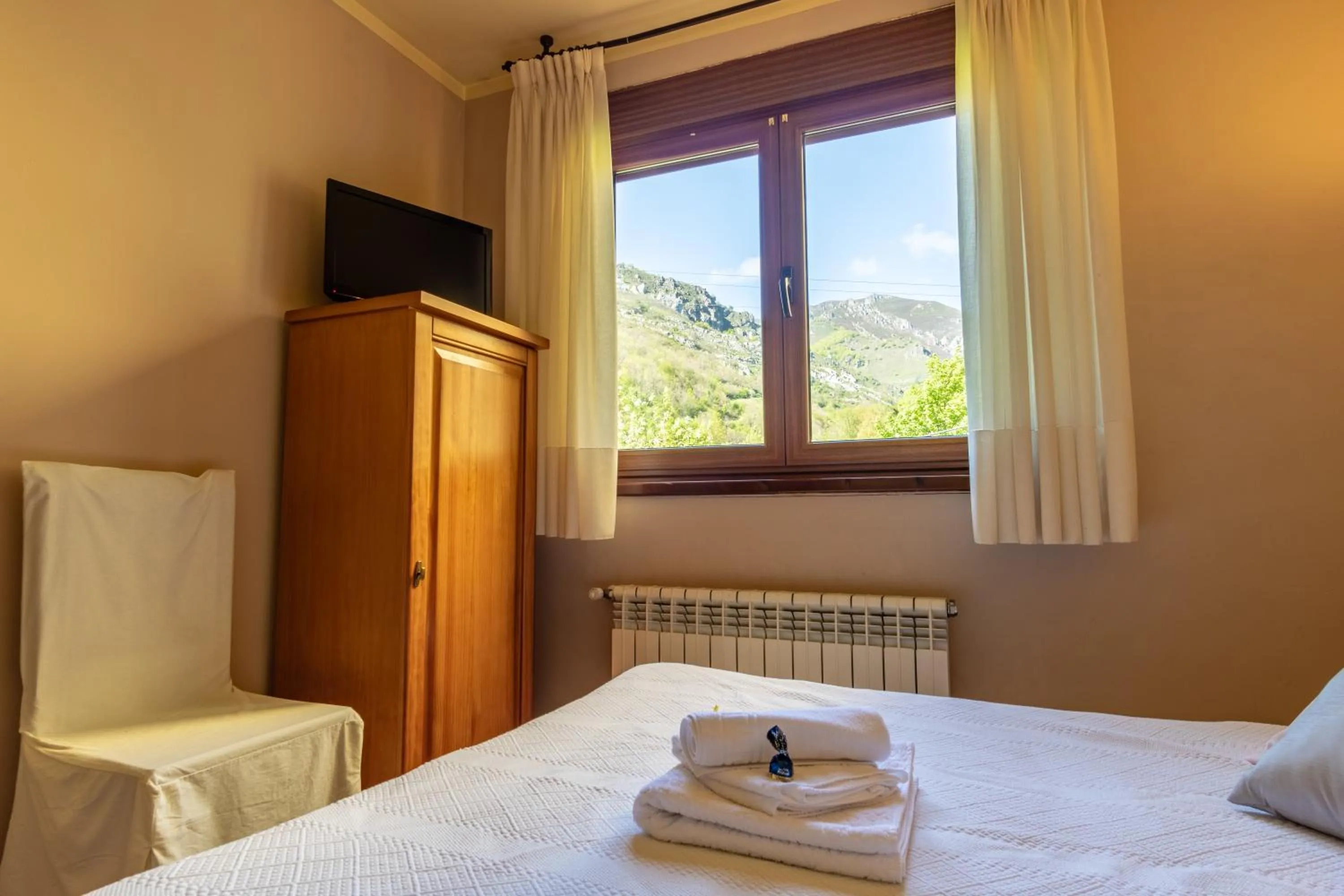 Bed in Hotel Peña Pandos